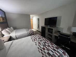 Hotel Red Roof Inn & Suites Tomah photo 4