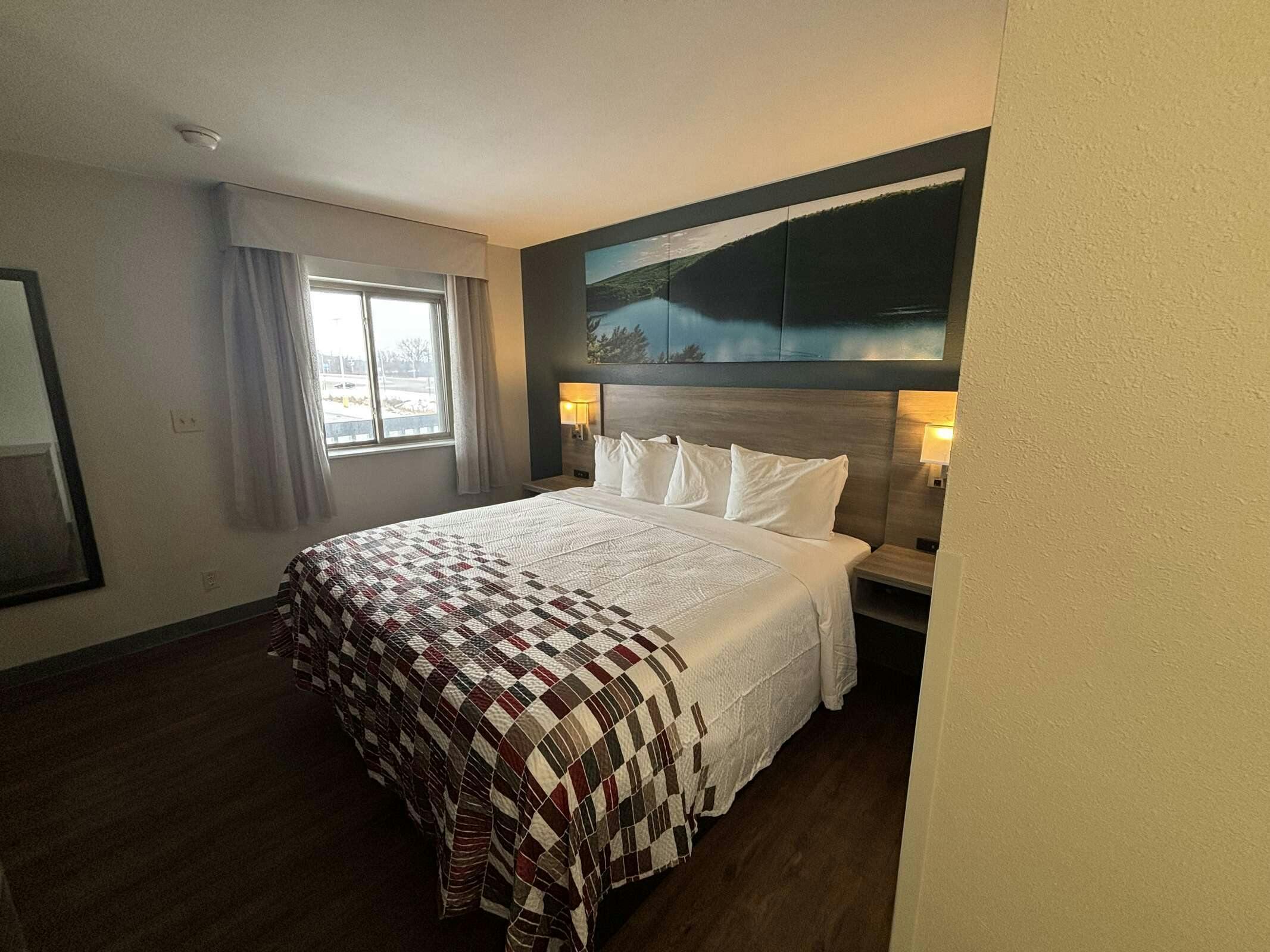 Hotel Red Roof Inn & Suites Tomah photo 2