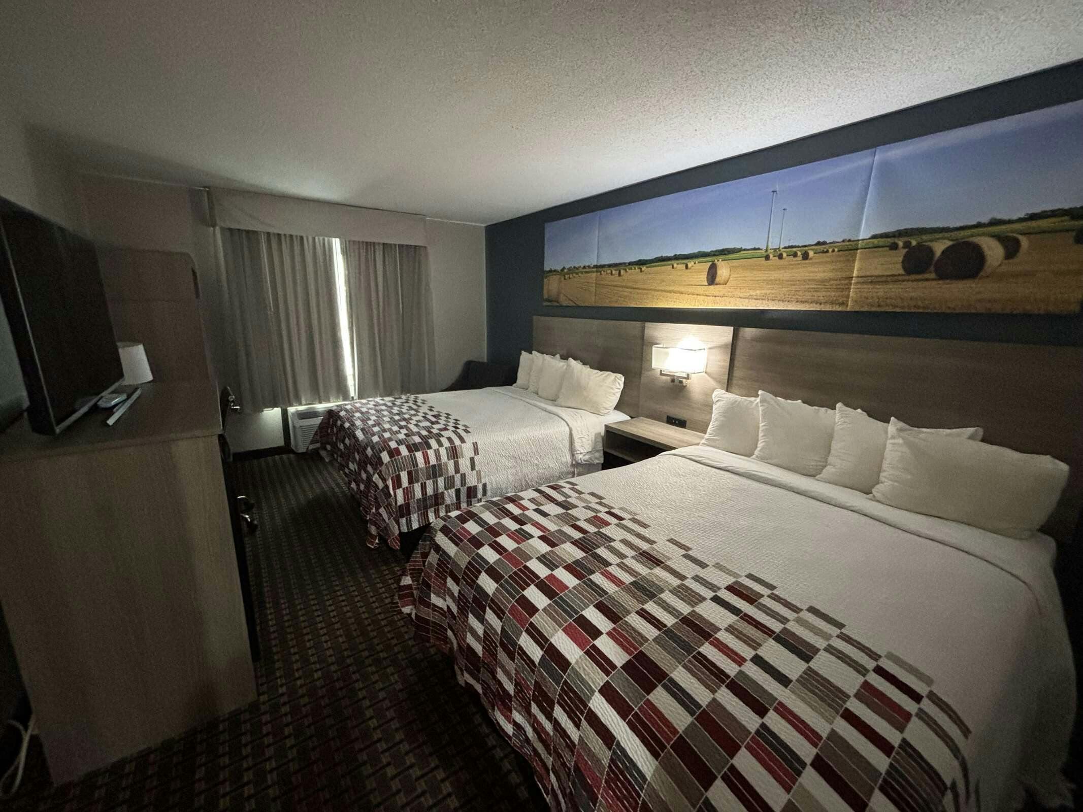 Hotel Red Roof Inn & Suites Tomah photo 5