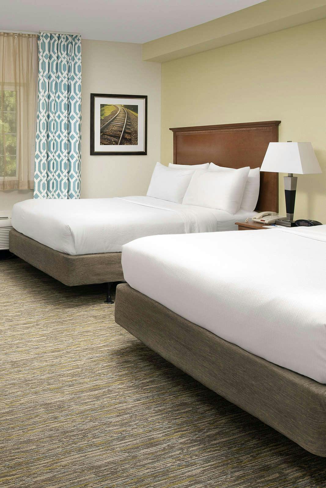 Hotel Candlewood Suites Bluffton photo 2