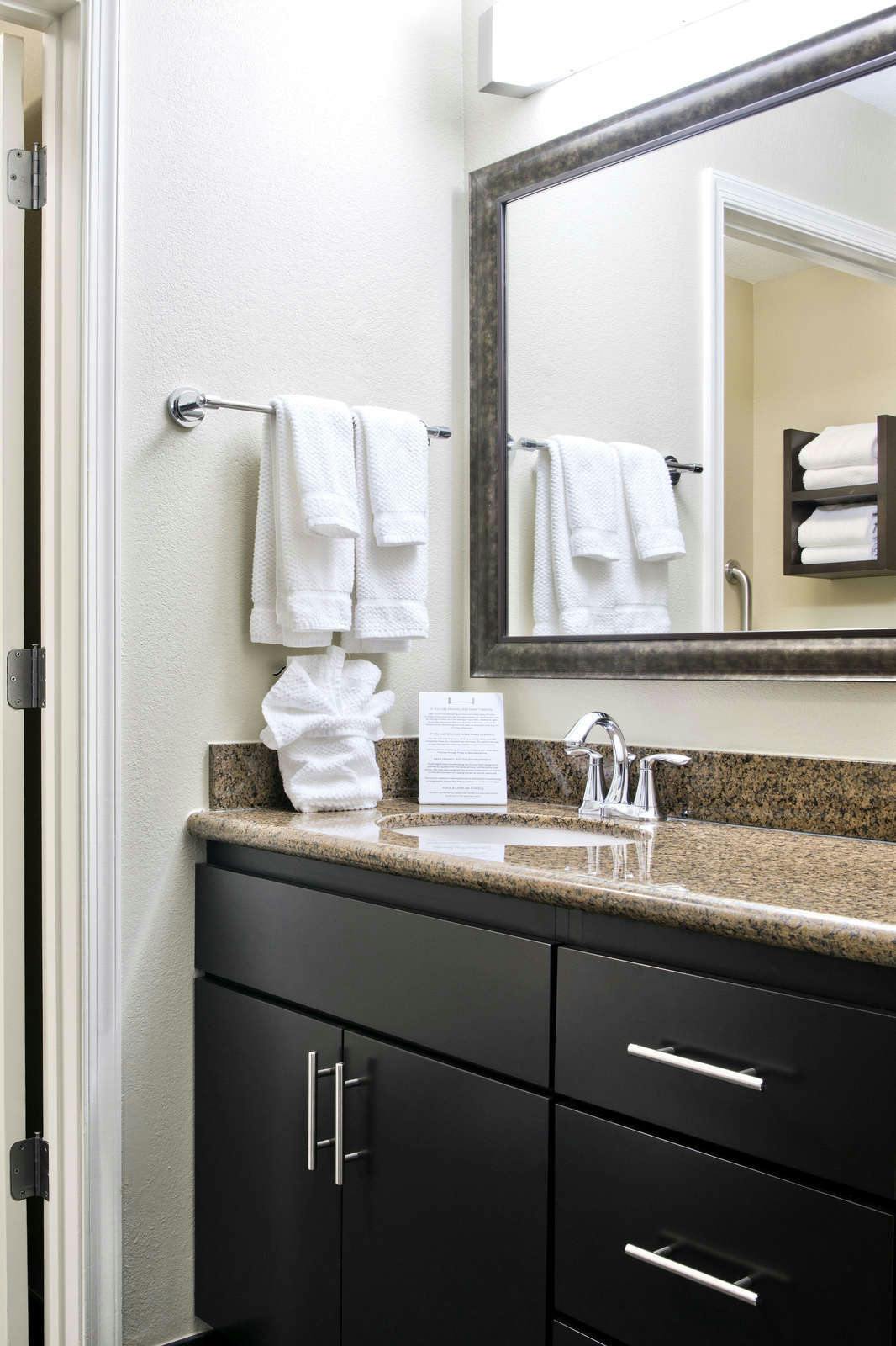 Hotel Staybridge Suites Charlotte Ballantyne photo 4