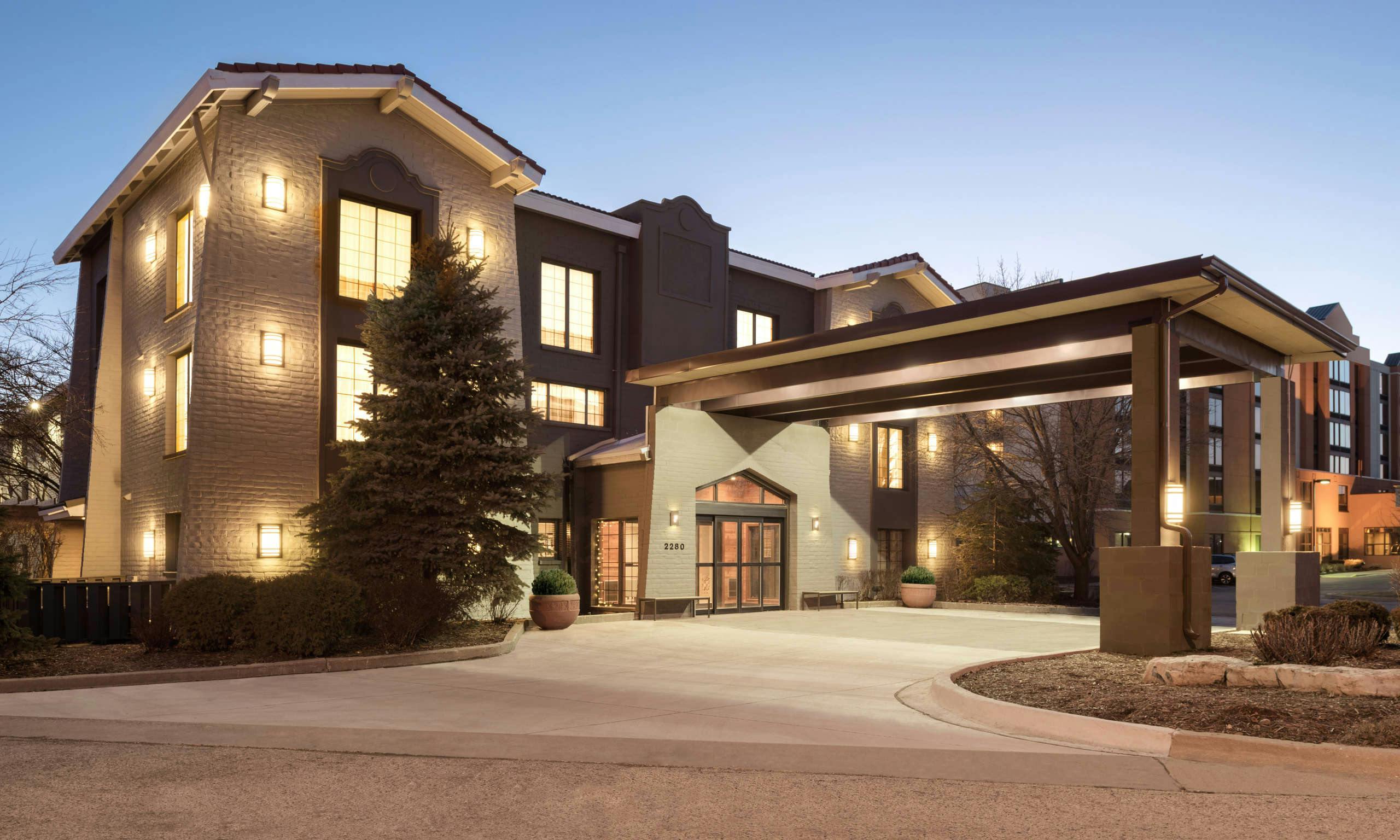 Country Inn & Suites by Radisson, Hoffman Estates, IL
