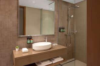 Hotel Staybridge Suites Dubai Business Bay By Ihg photo 2