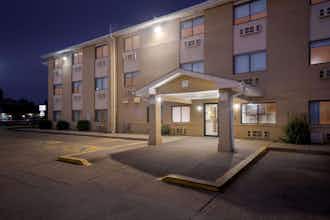 Hotel Super 8 Evansville East photo 4