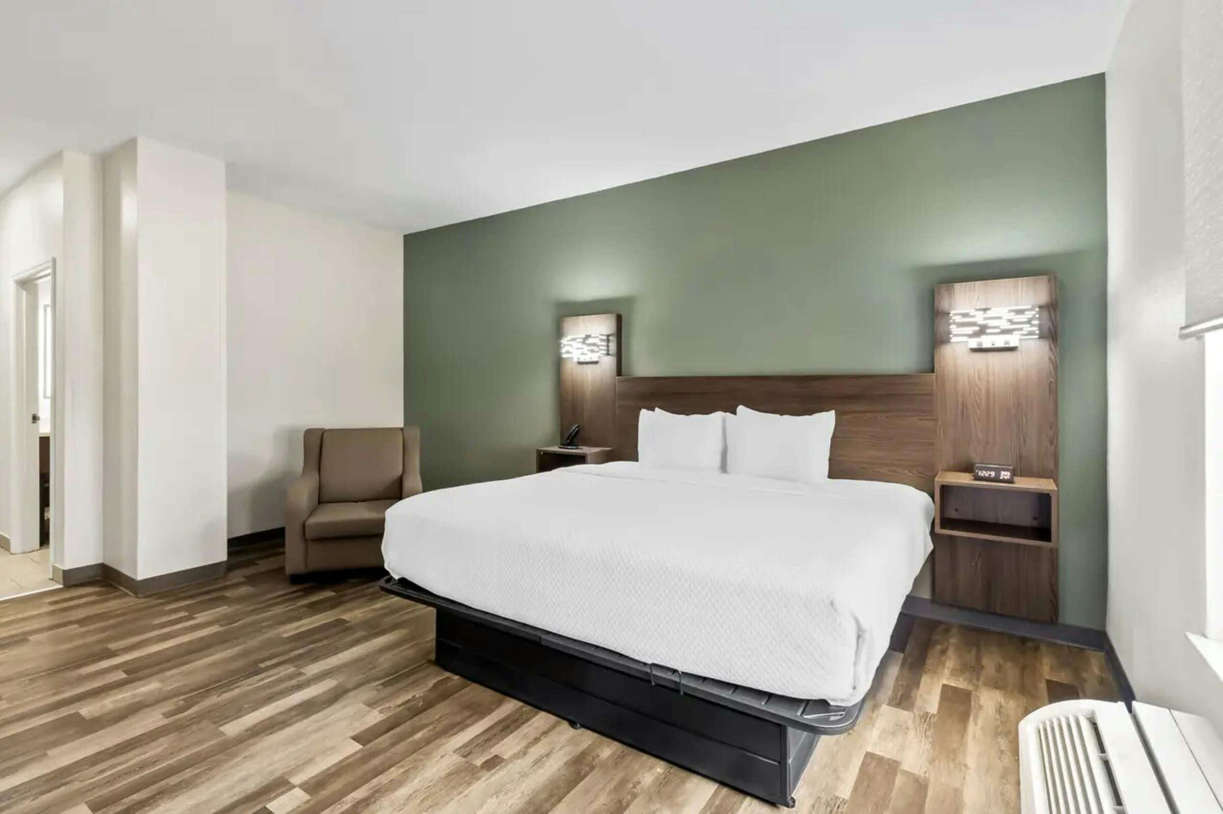 Hotel Quality Inn & Suites Columbia Harbison photo 4