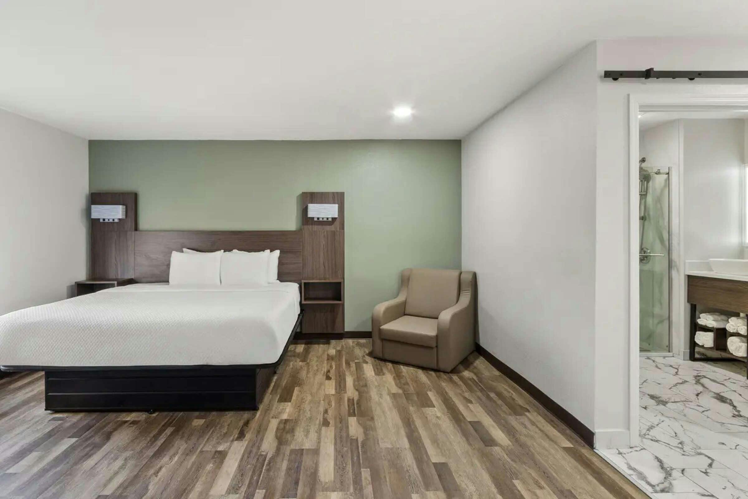 Hotel Quality Inn & Suites Columbia Harbison photo 5