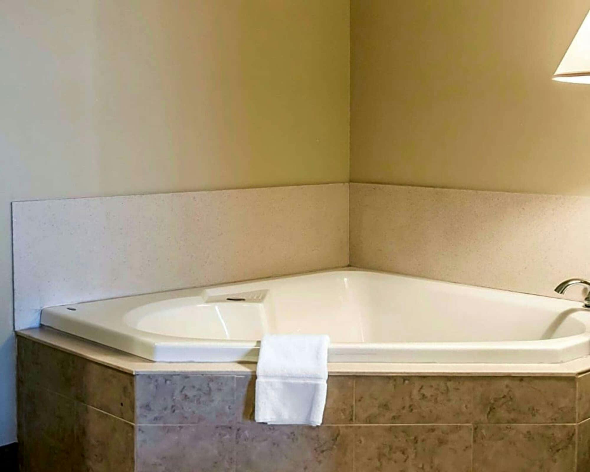 Hotel Spark by Hilton Cincinnati Fairfield photo 5