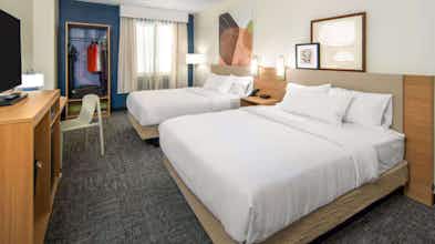 Hotel Spark by Hilton Cincinnati Fairfield photo 2