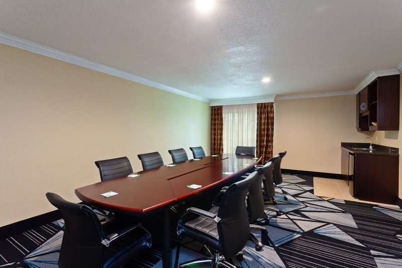 Hotel Holiday Inn & Suites SAN MATEO-SAN FRANCISCO SFO by IHG photo 1