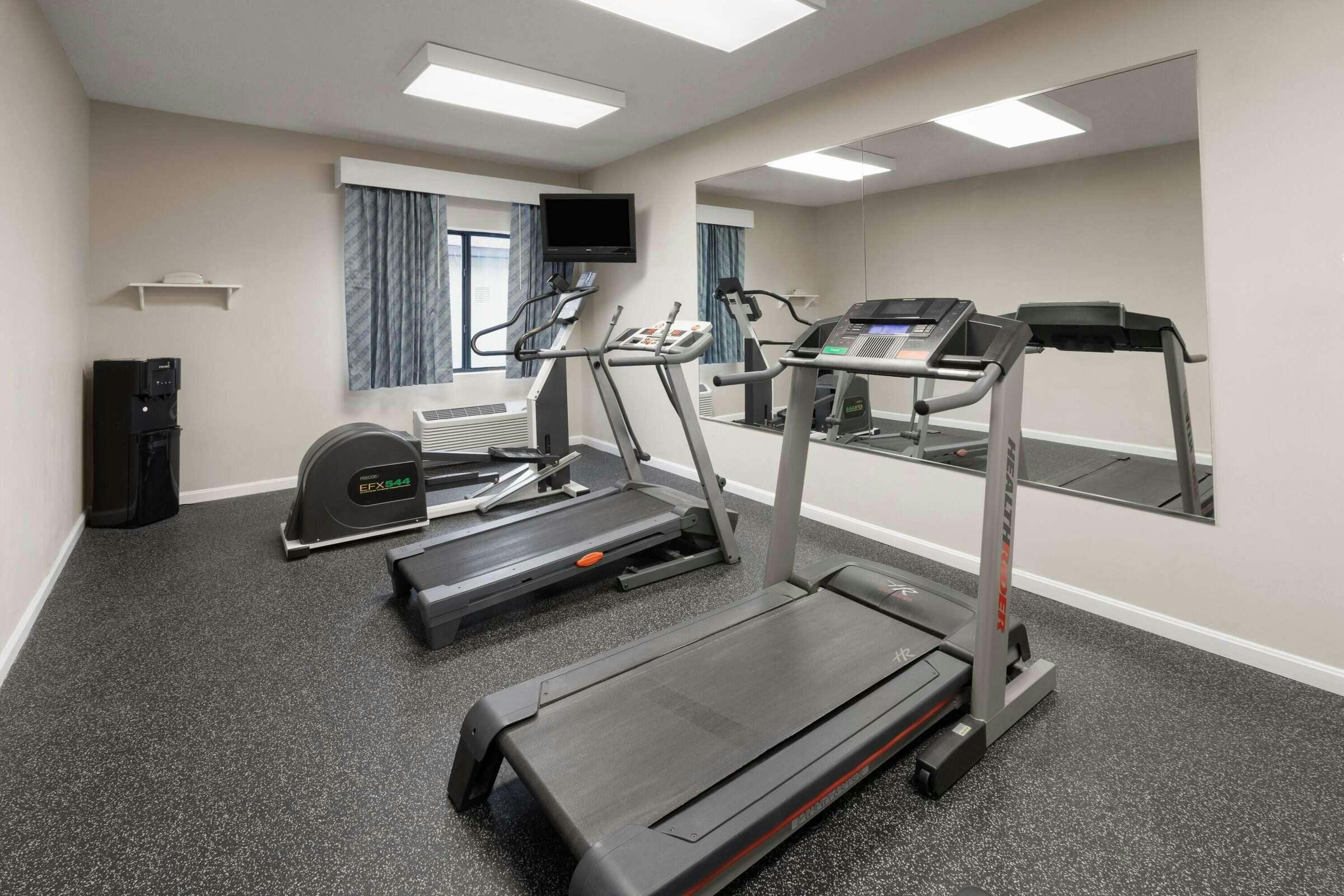 Hotel Days Inn and Suites Seaford photo 5