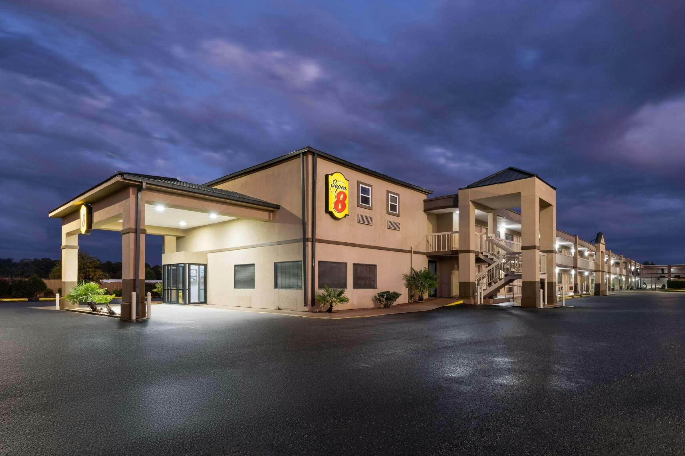 Hotel Super 8 Macon West photo 1