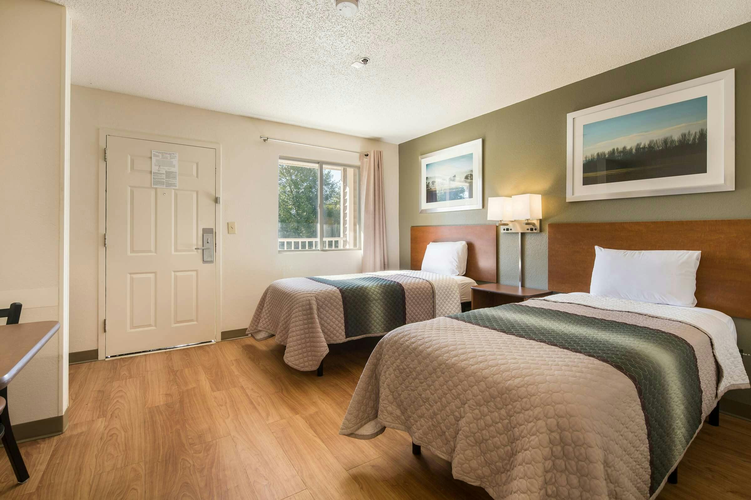 Hotel HomeTowne Studios Spartanburg - Asheville Highway photo 5