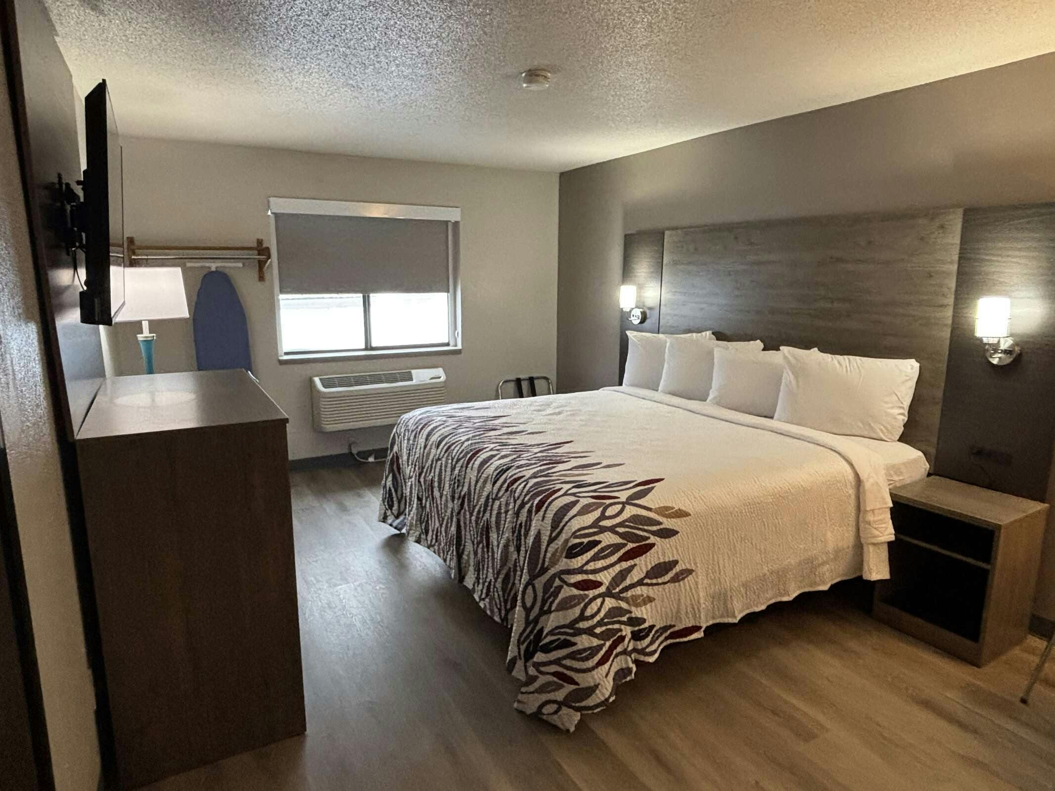 Hotel Red Roof Inn & Suites Hammond, IN photo 1