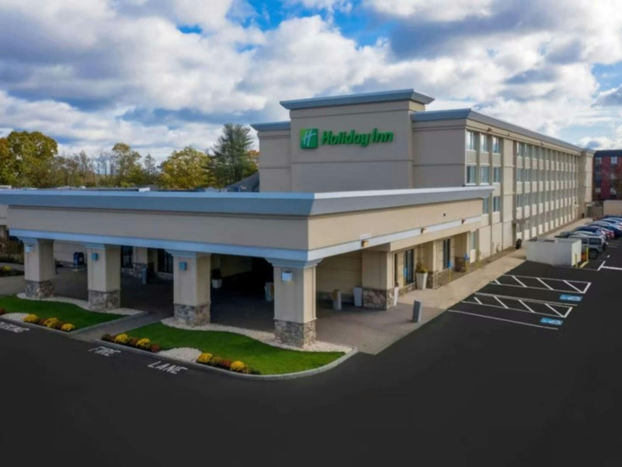 Holiday Inn & Suites Boston-Peabody by IHG