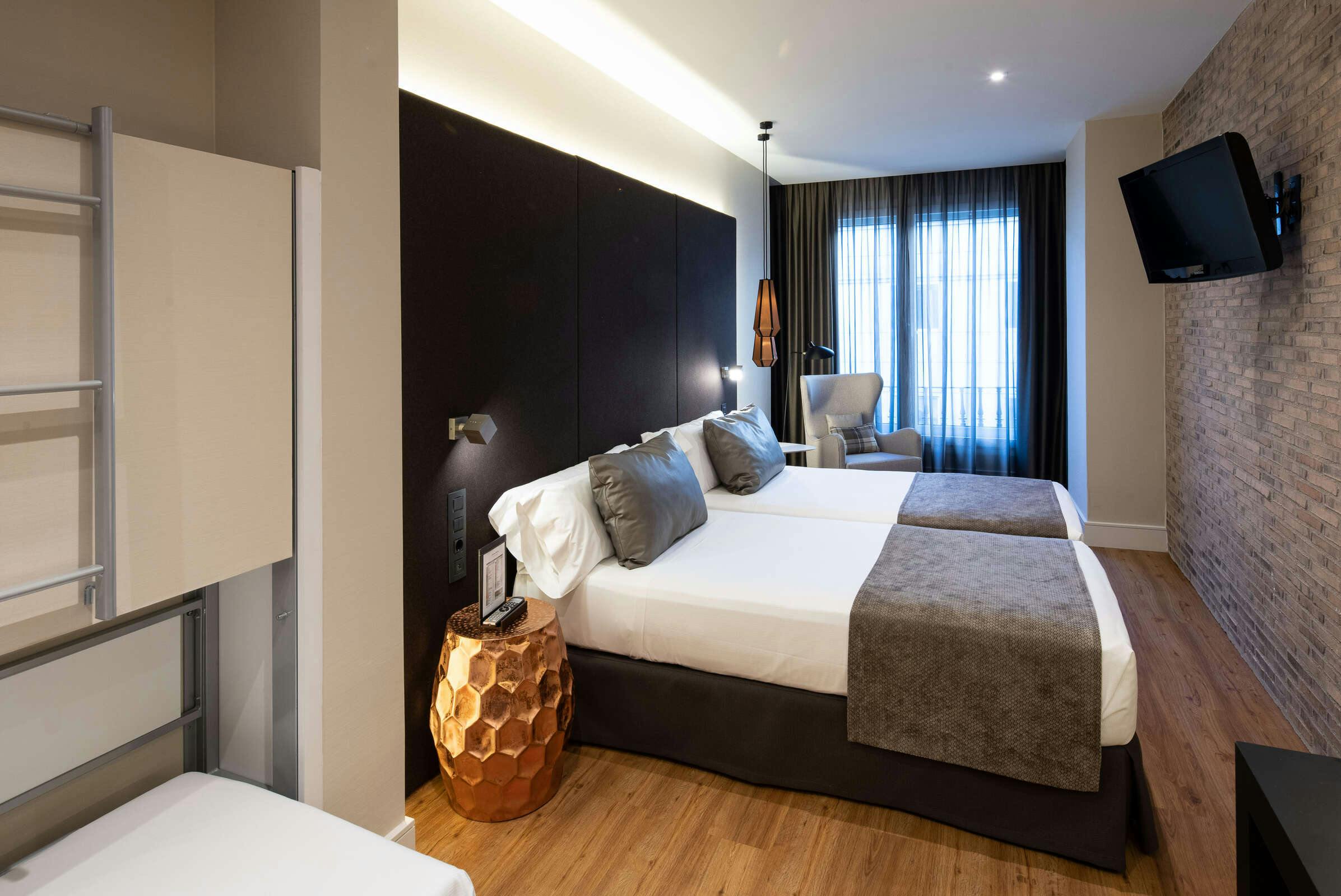 Hotel Catalonia Gran Via Madrid photo 3