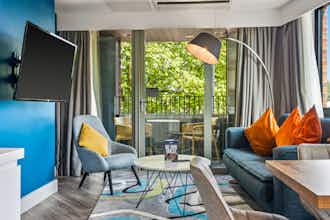 Hotel Roomzzz Aparthotel London Stratford photo 2