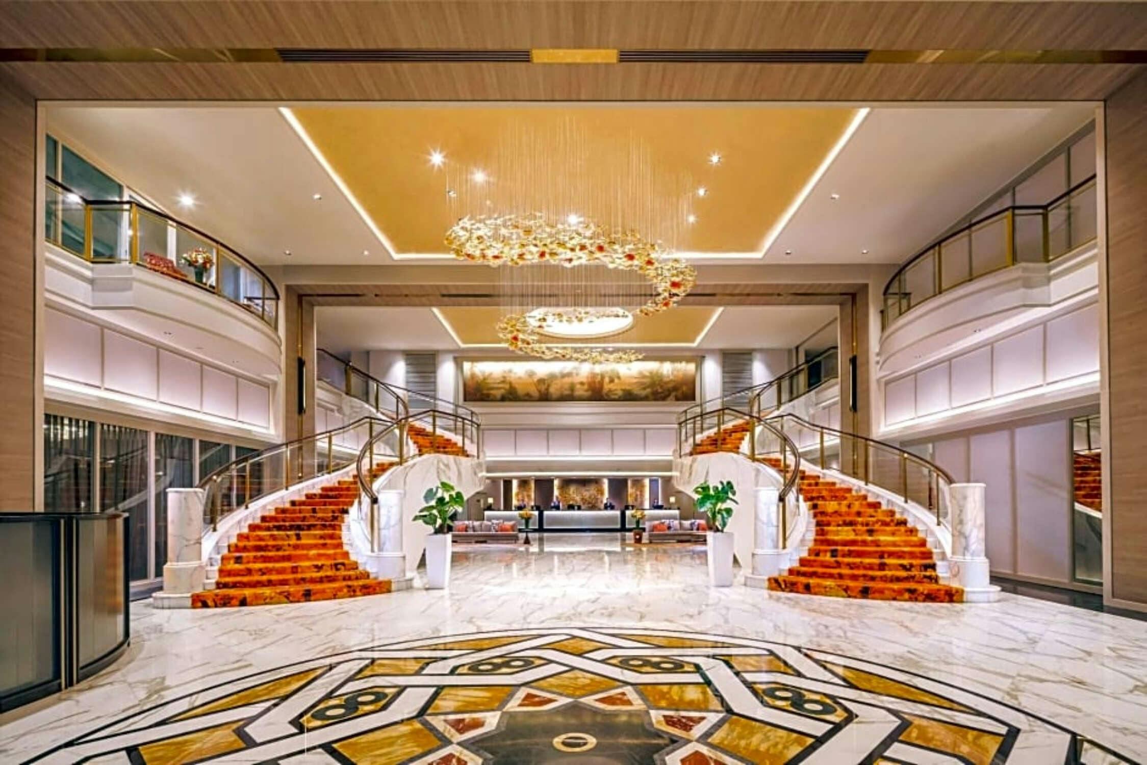 Royal Plaza on Scotts