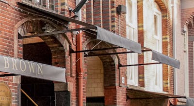 Max Brown Hotel Museum Square, Sircle Collection