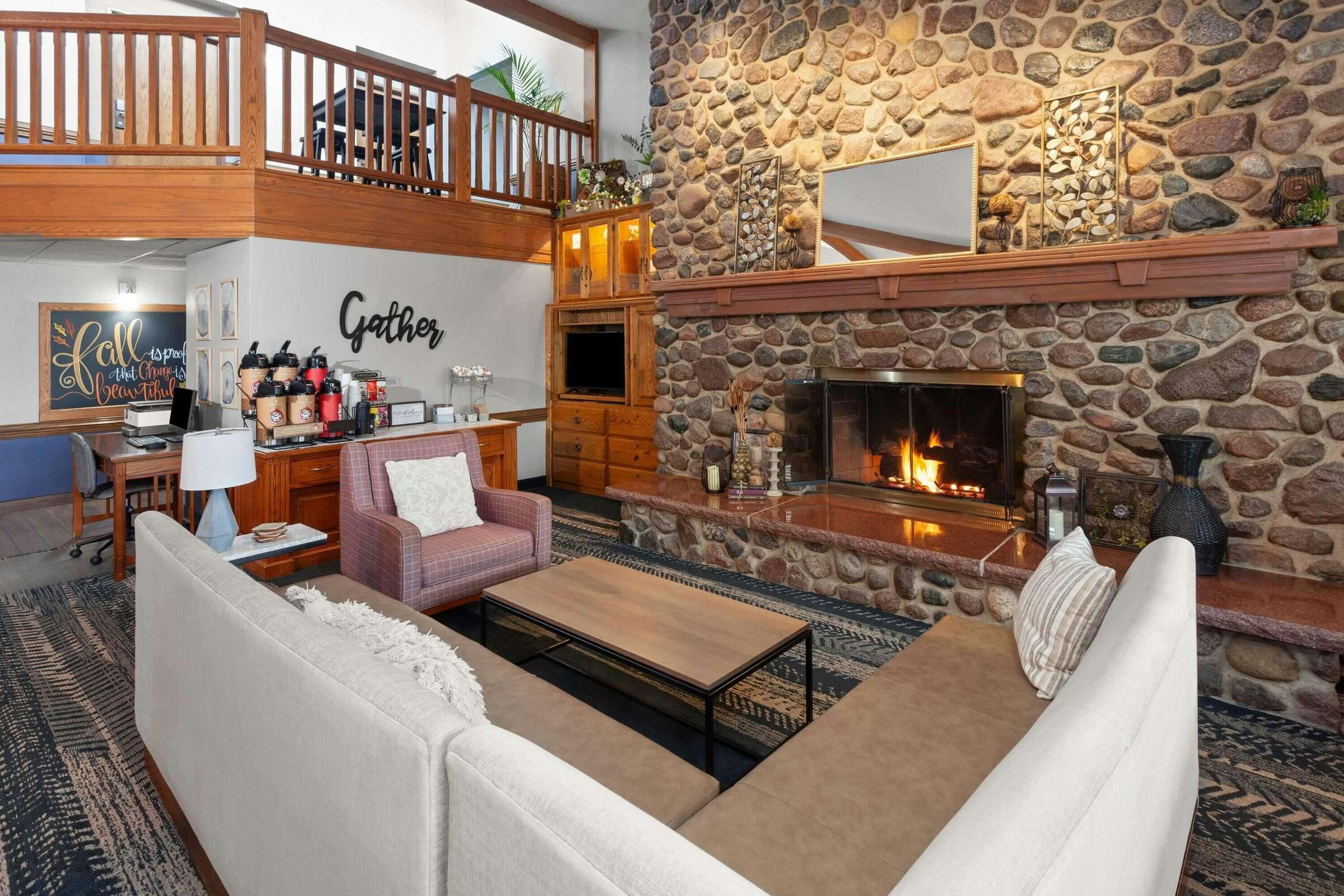 Hotel AmericInn Green Bay West photo 2