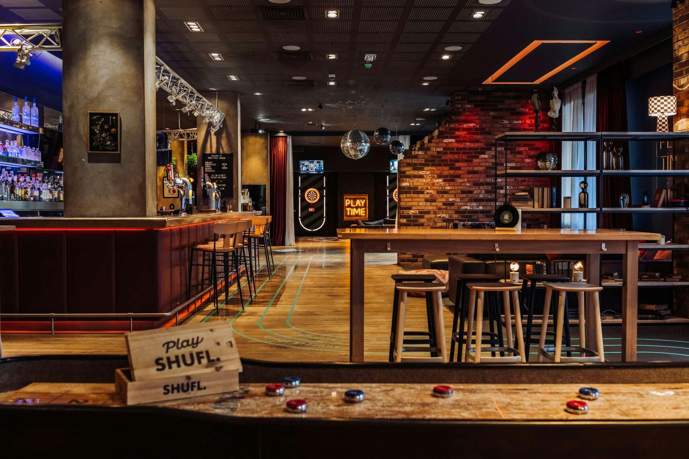 Hotel pentahotel Reading photo 4