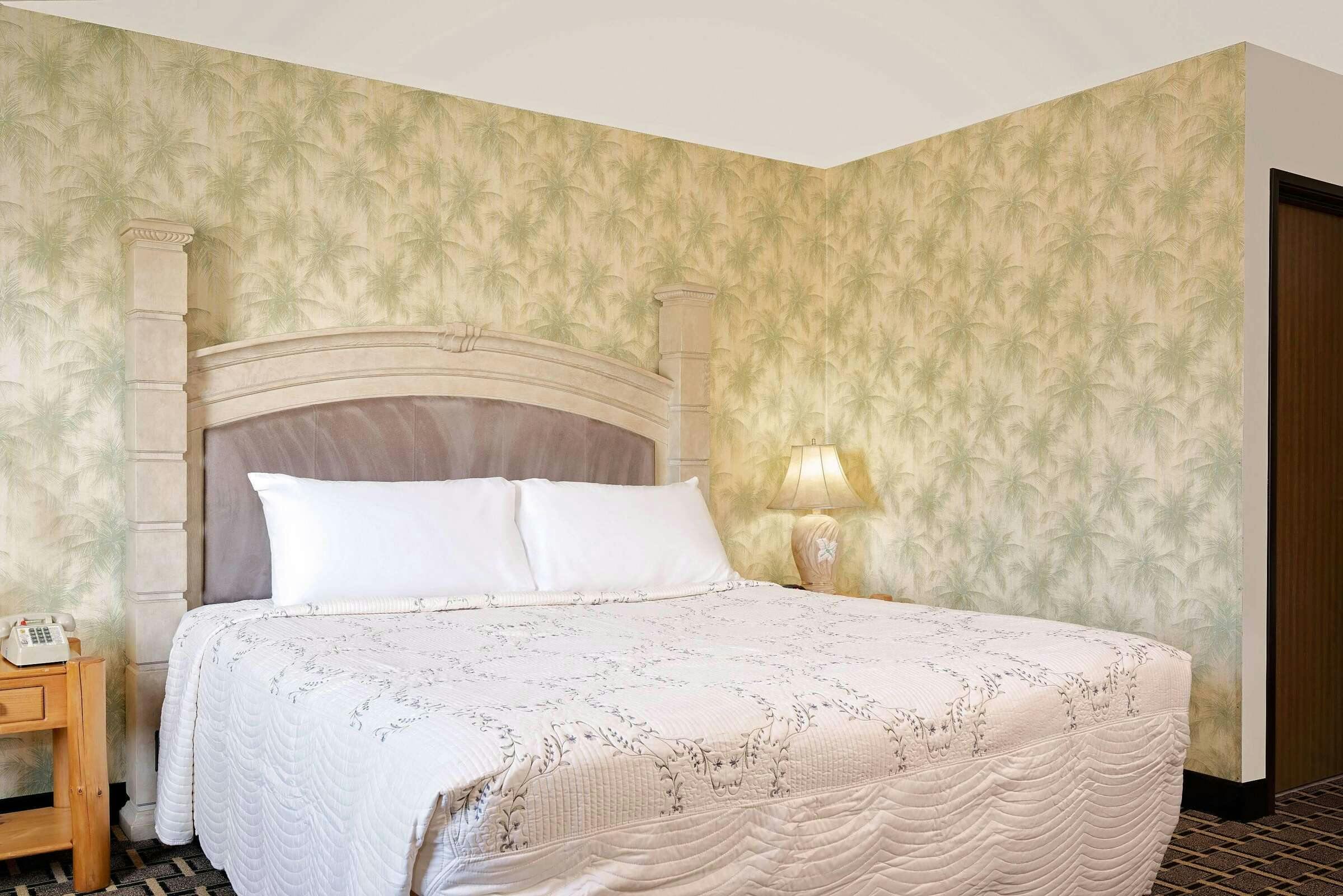 Hotel Super 8 Cloquet photo 4