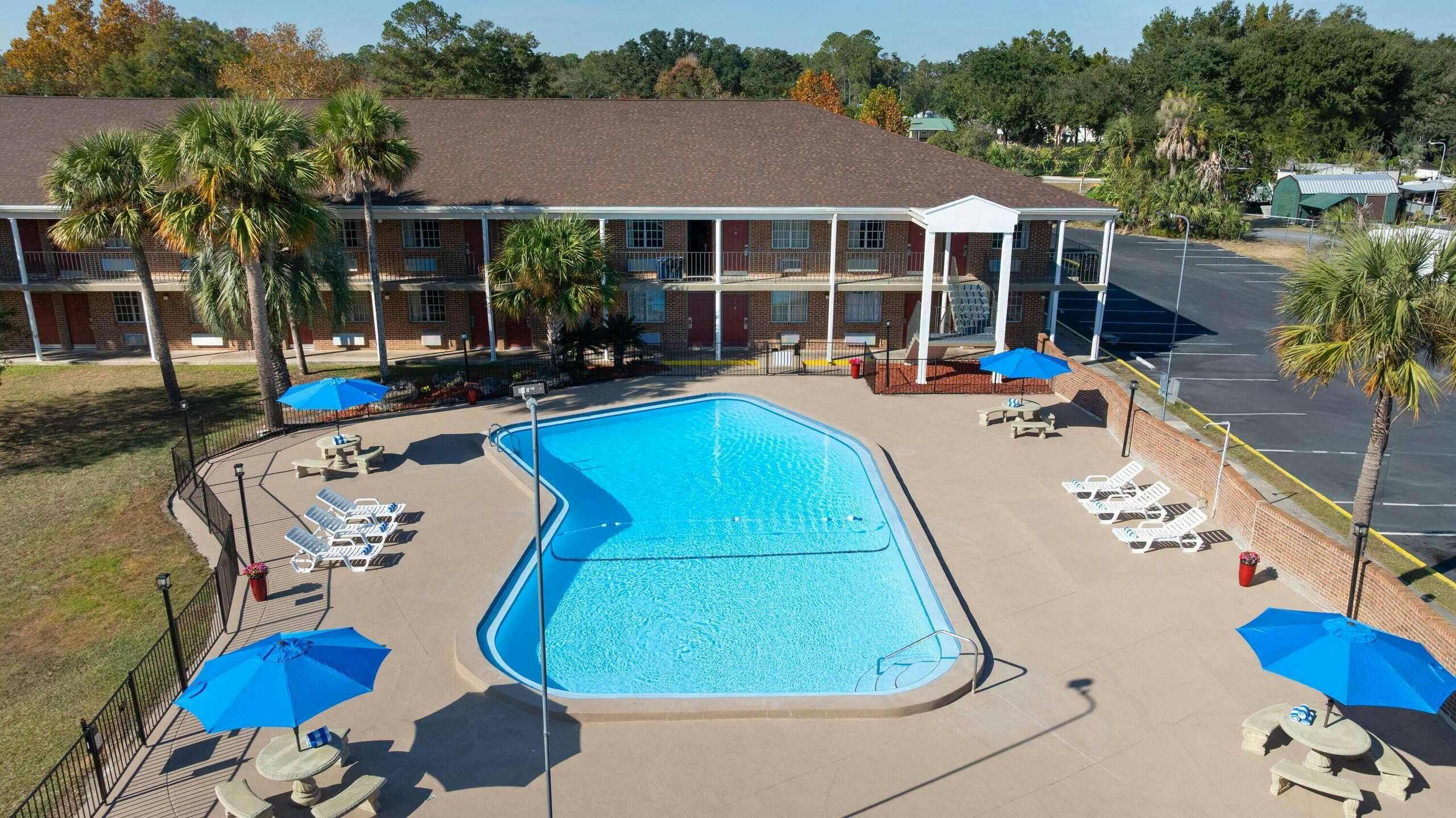 Hotel Super 8 Lake City FL photo 4