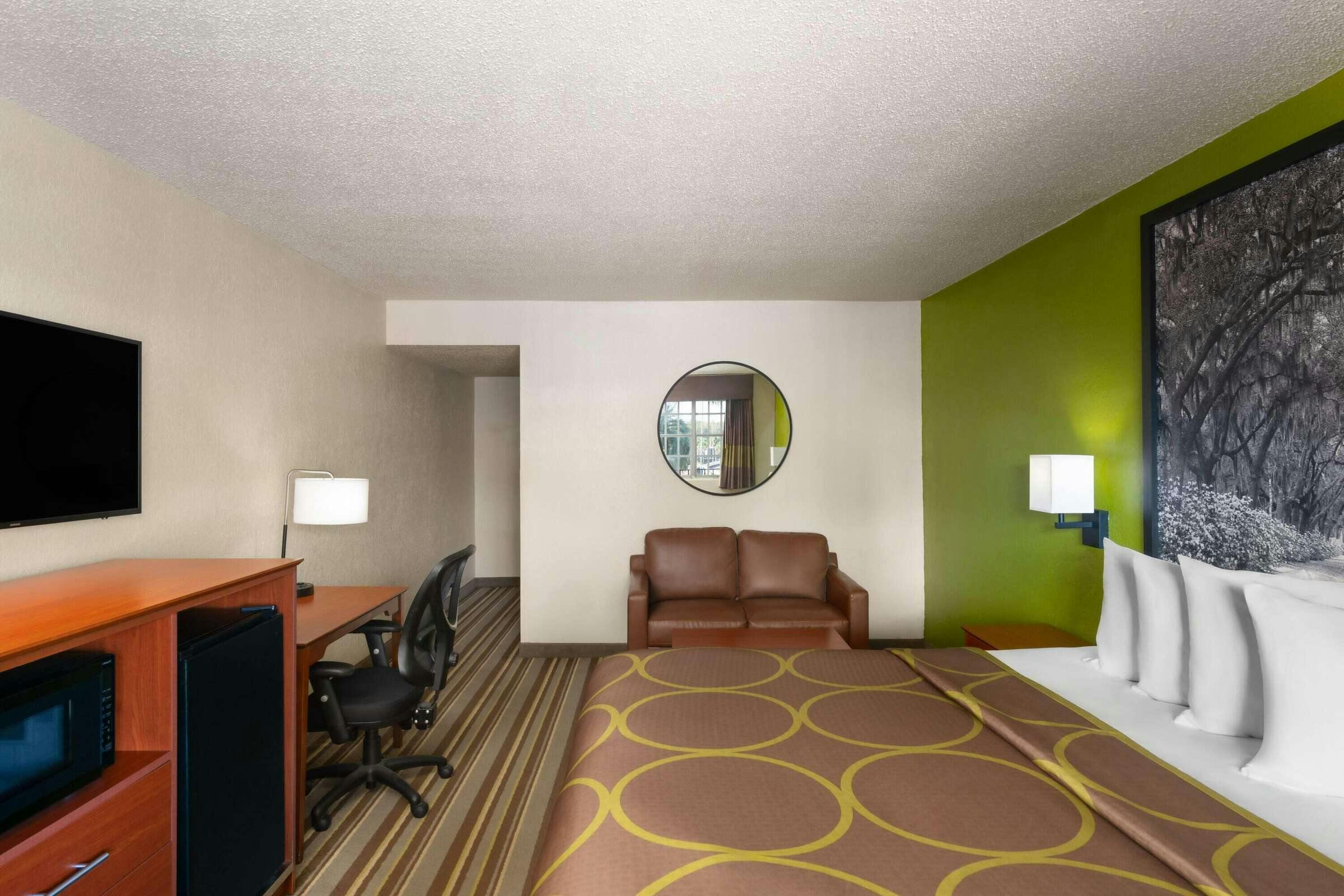 Hotel Super 8 Lake City FL photo 5