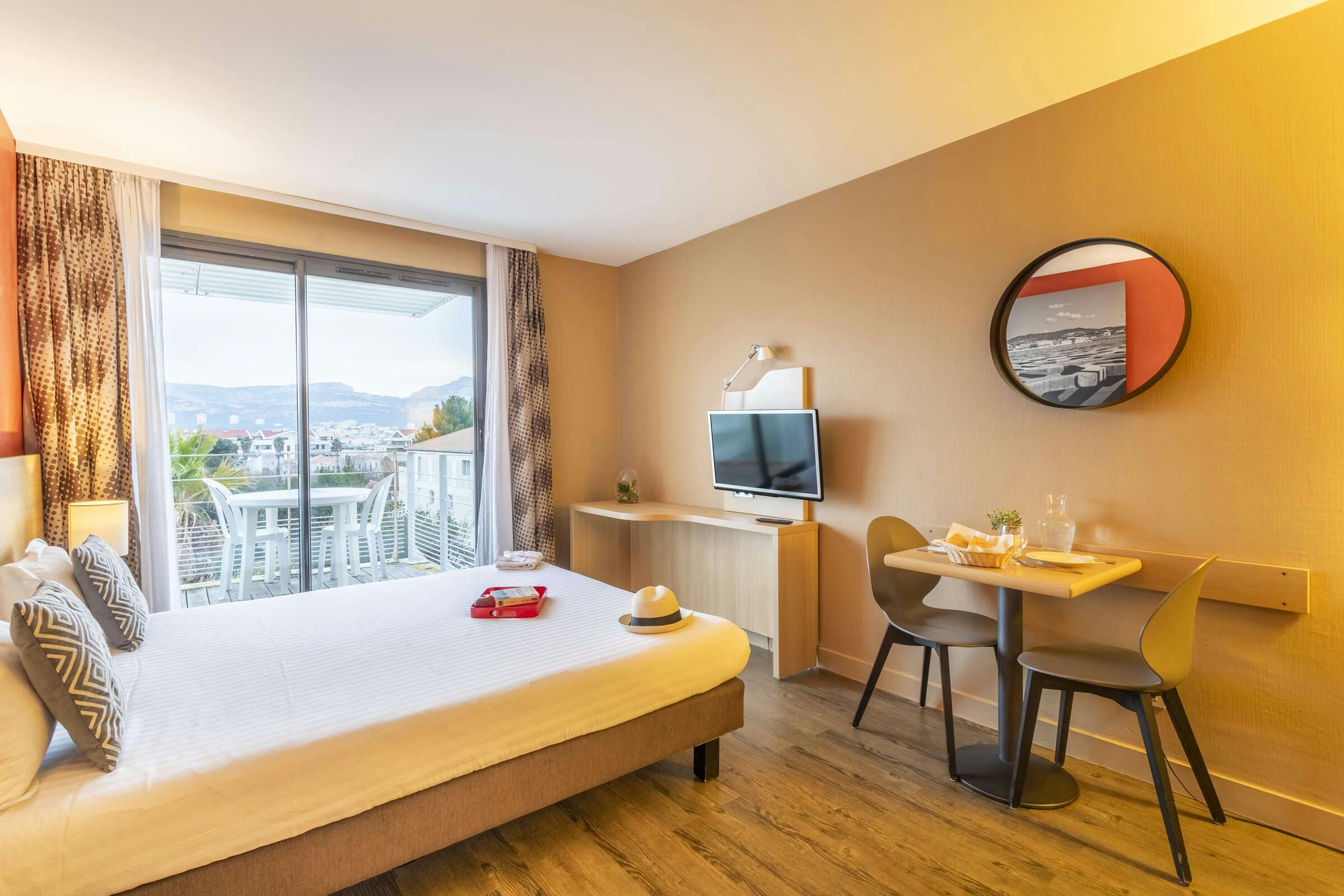 Hotel Comfort Aparthotel Marseille Prado photo 2