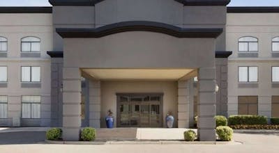 Independent (Sphc) Townhome Inn & Suites By Ihg