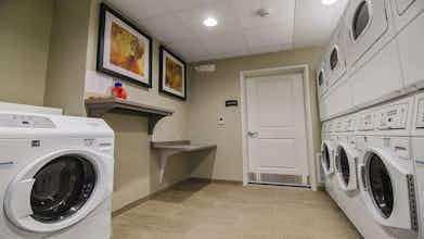 Hotel Independent (Sphc) Townhome Inn & Suites By Ihg photo 5