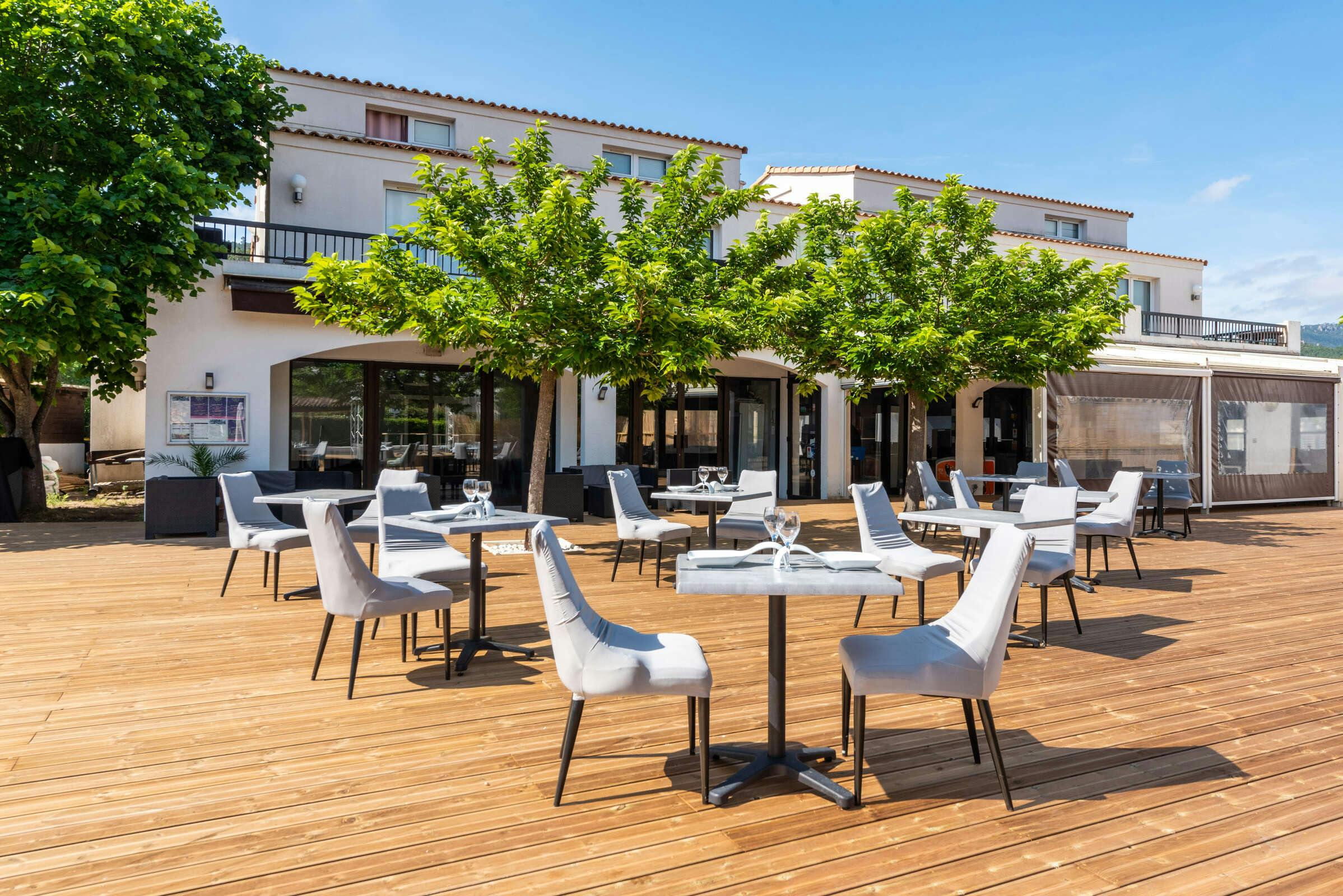 Hotel Comfort Aparthotel Mandelieu la Napoule Village photo 1