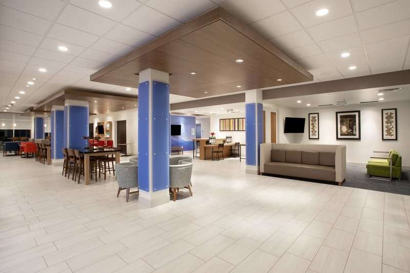 Hotel Holiday Inn Express & Suites SIOUX CITY NORTH-EVENT CENTER photo 1