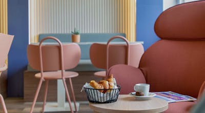 Novotel Pont de L'Arc Fenouillères