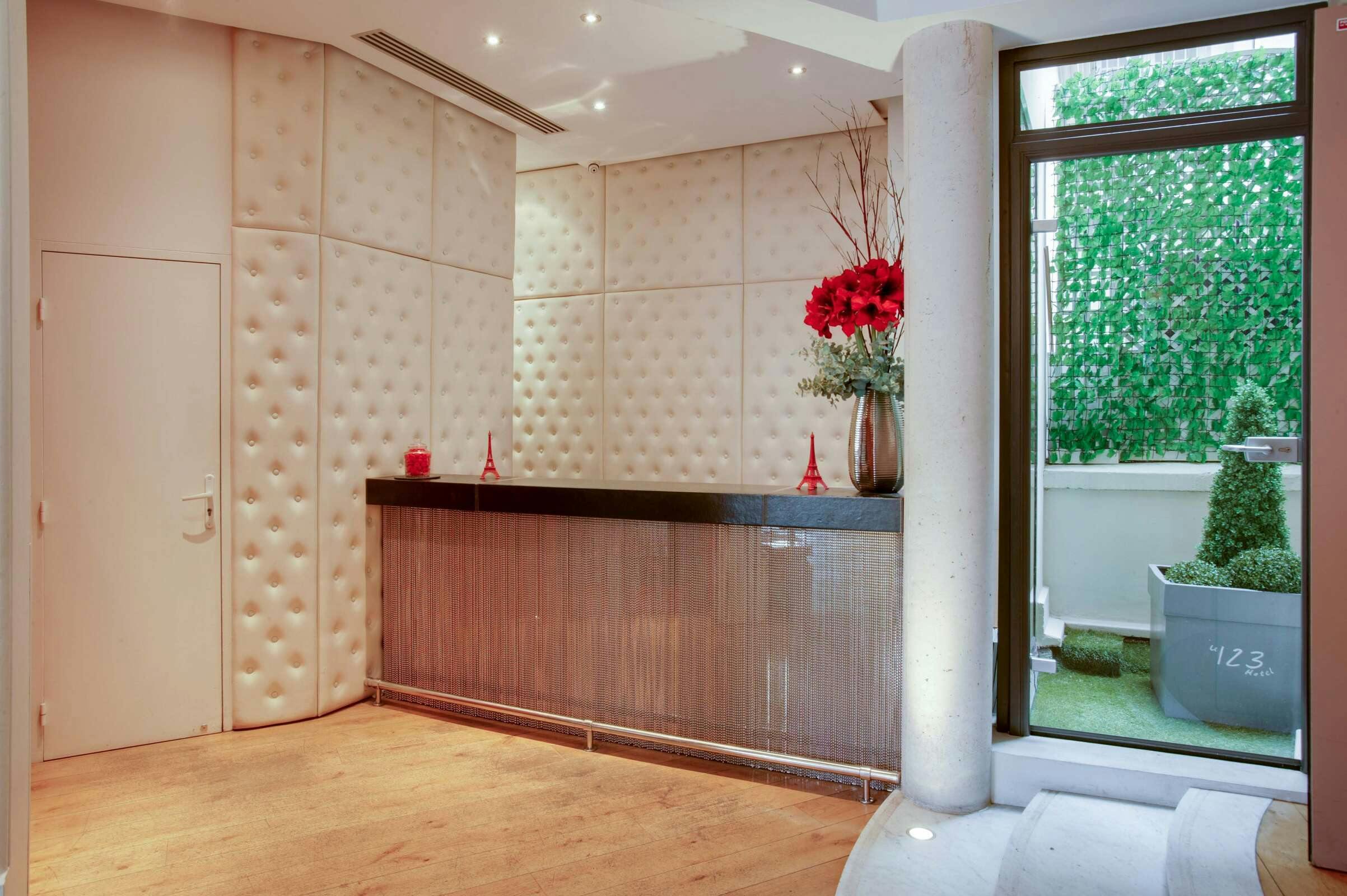 Hotel Le 123 Elysees - Astotel photo 1