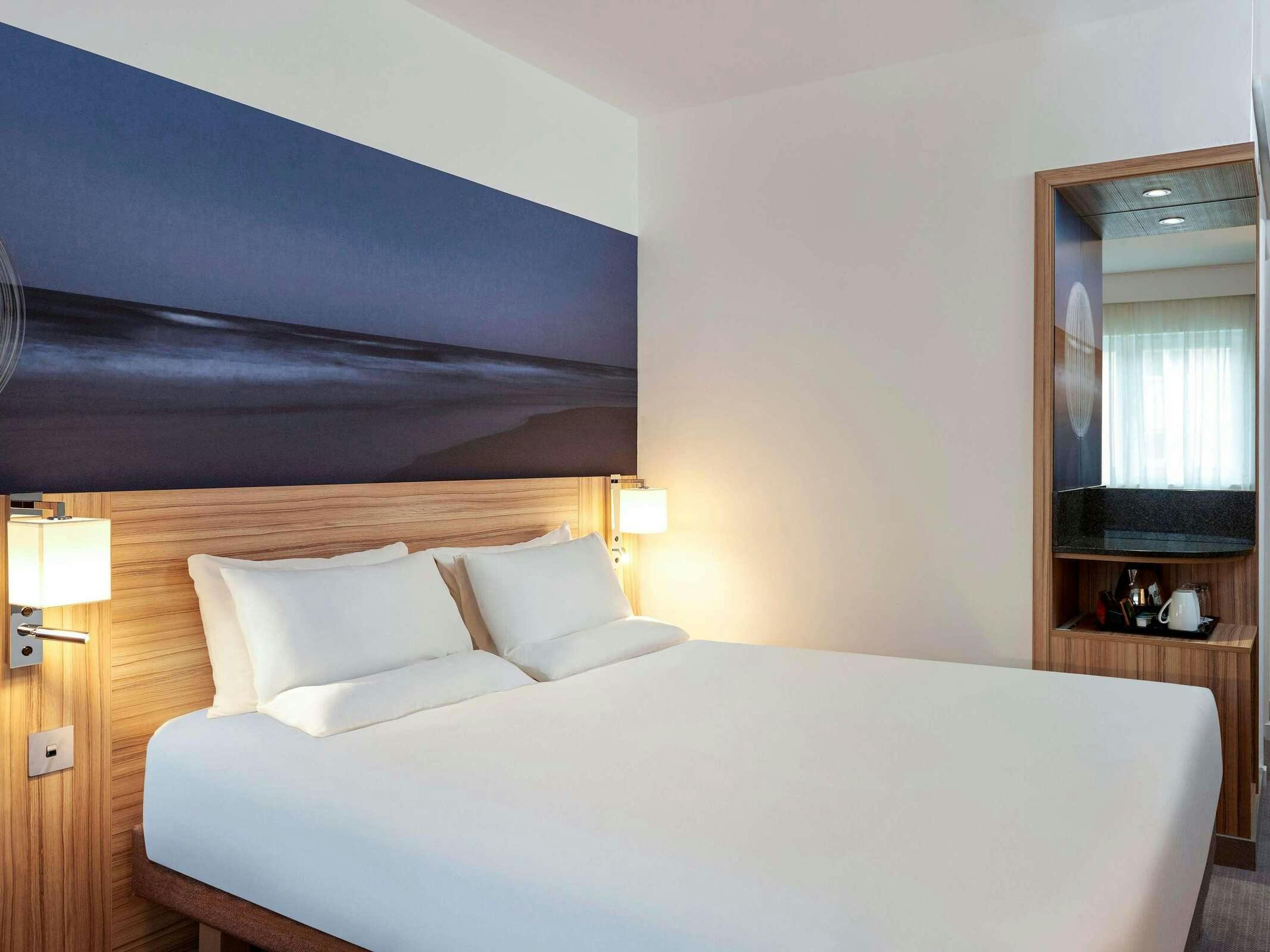 Hotel Novotel London Stansted Airport photo 2