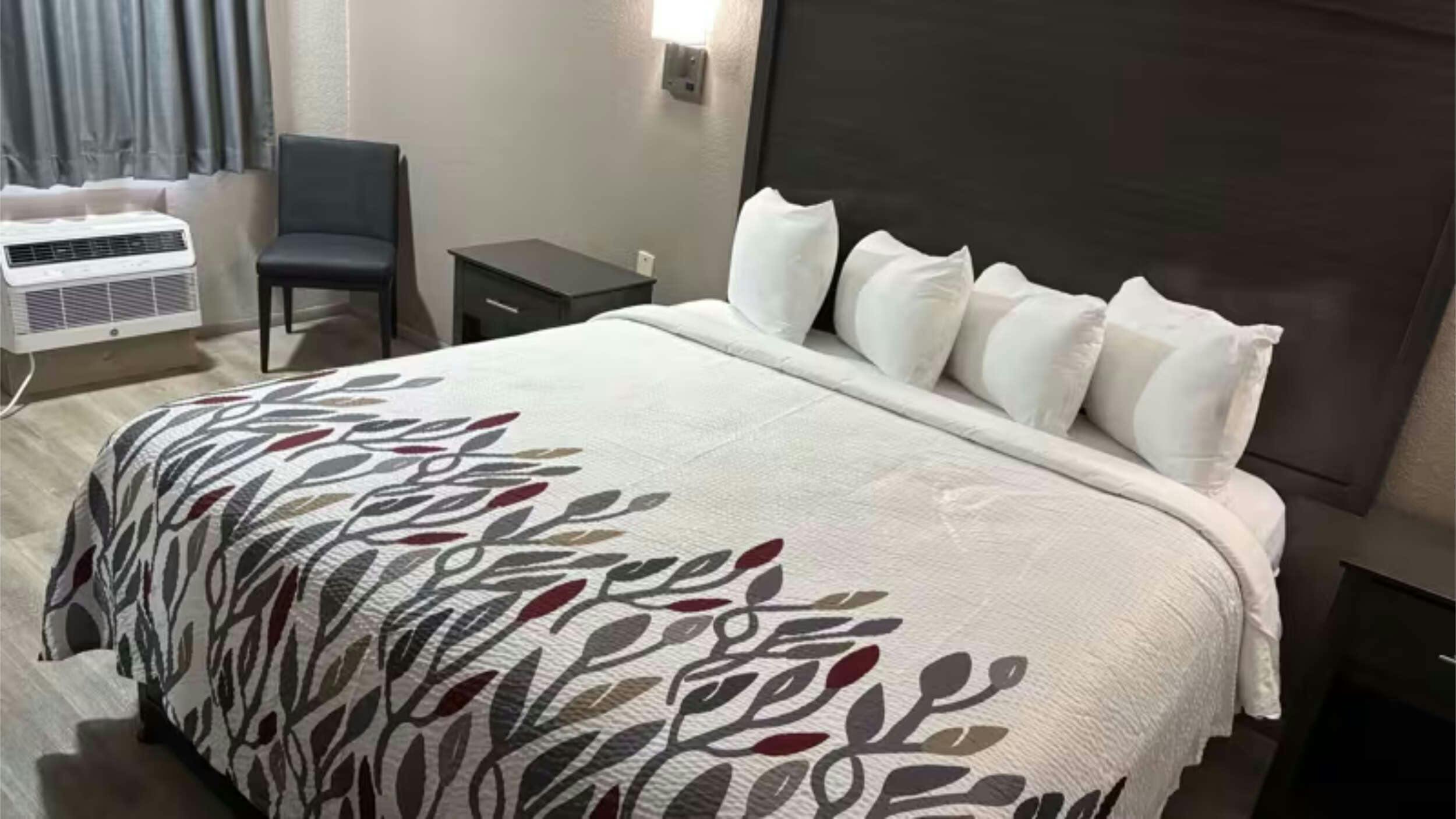 Hotel Red Roof Inn Panama City Beach photo 1