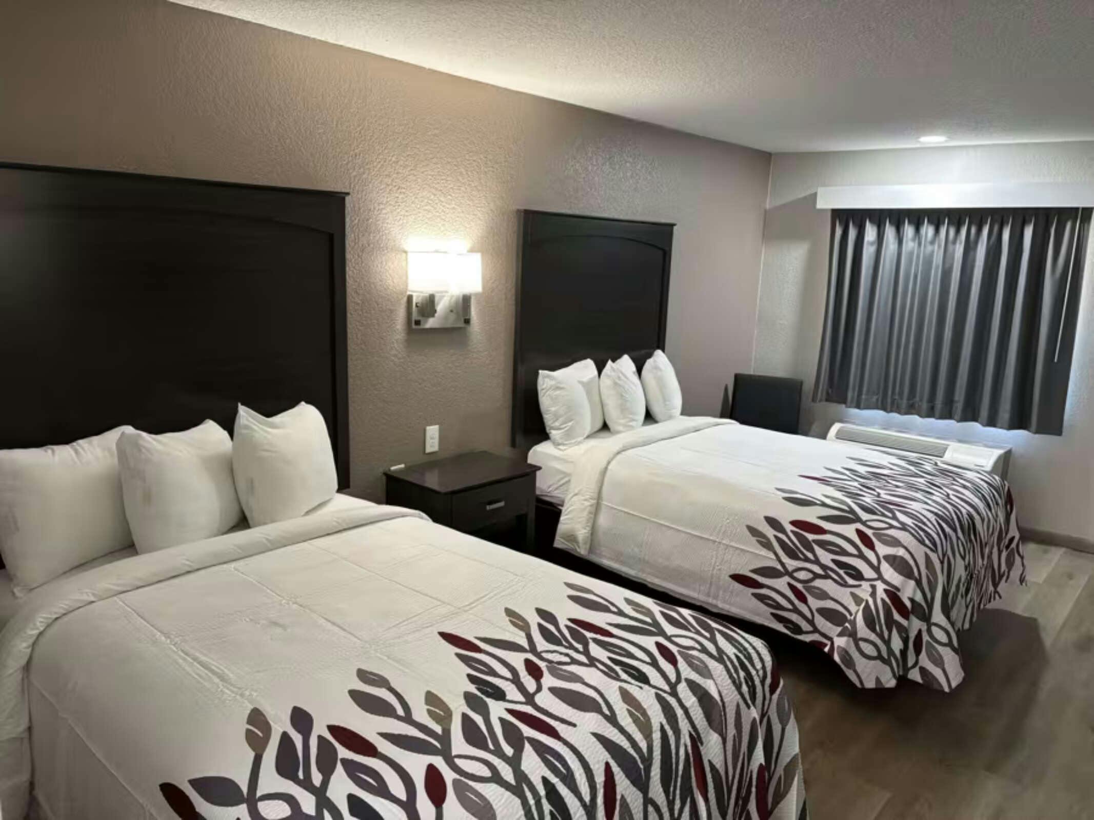 Hotel Red Roof Inn Panama City Beach photo 5