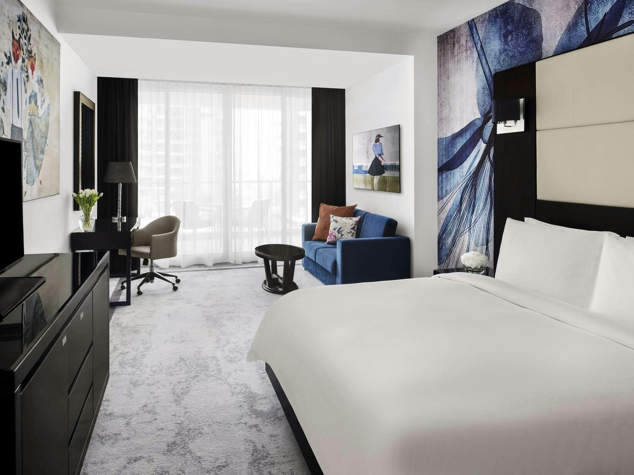 Hotel MOVENPICK JUMEIRAH LAKES TOWER photo 1