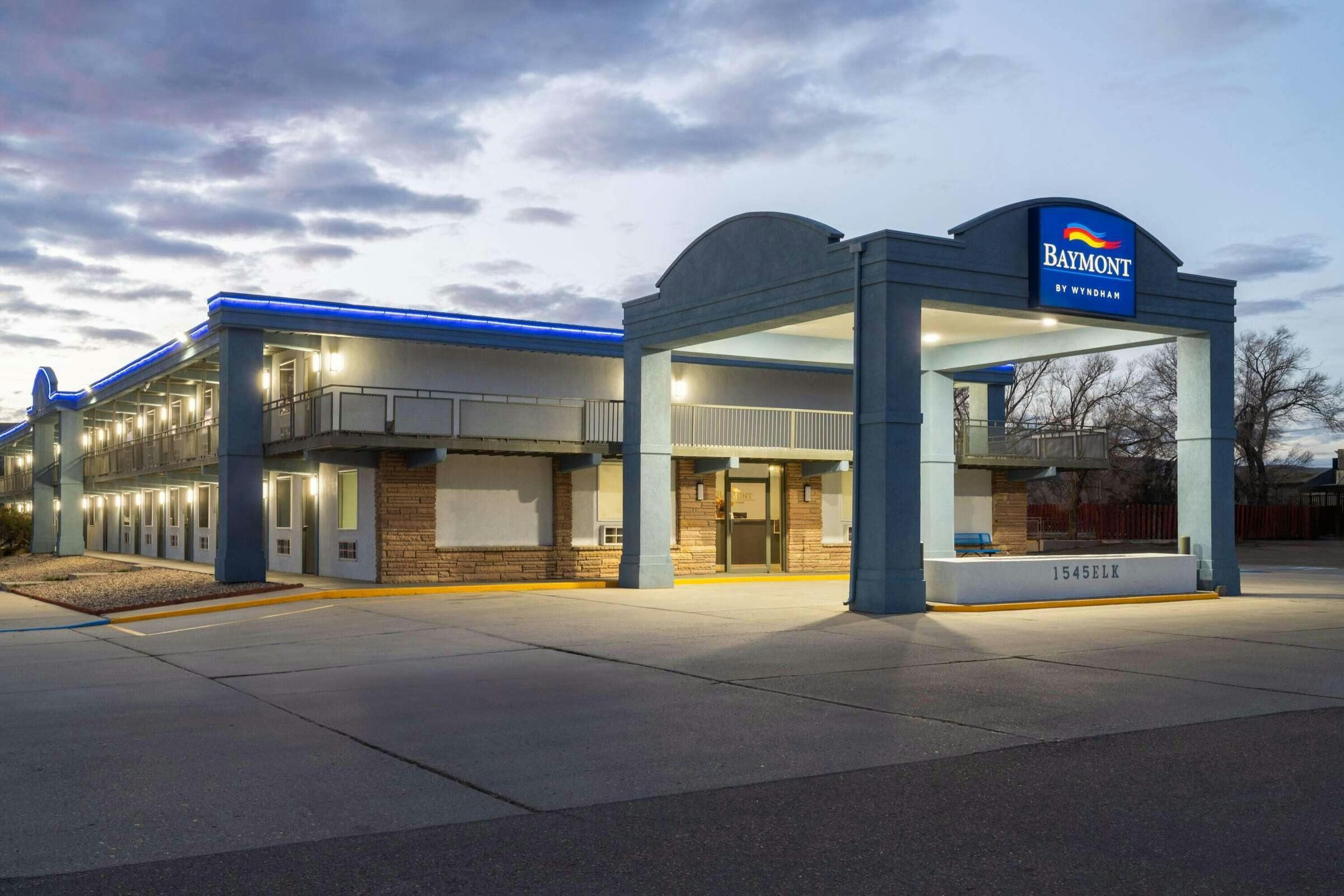 Hotel Baymont Rock Springs photo 2