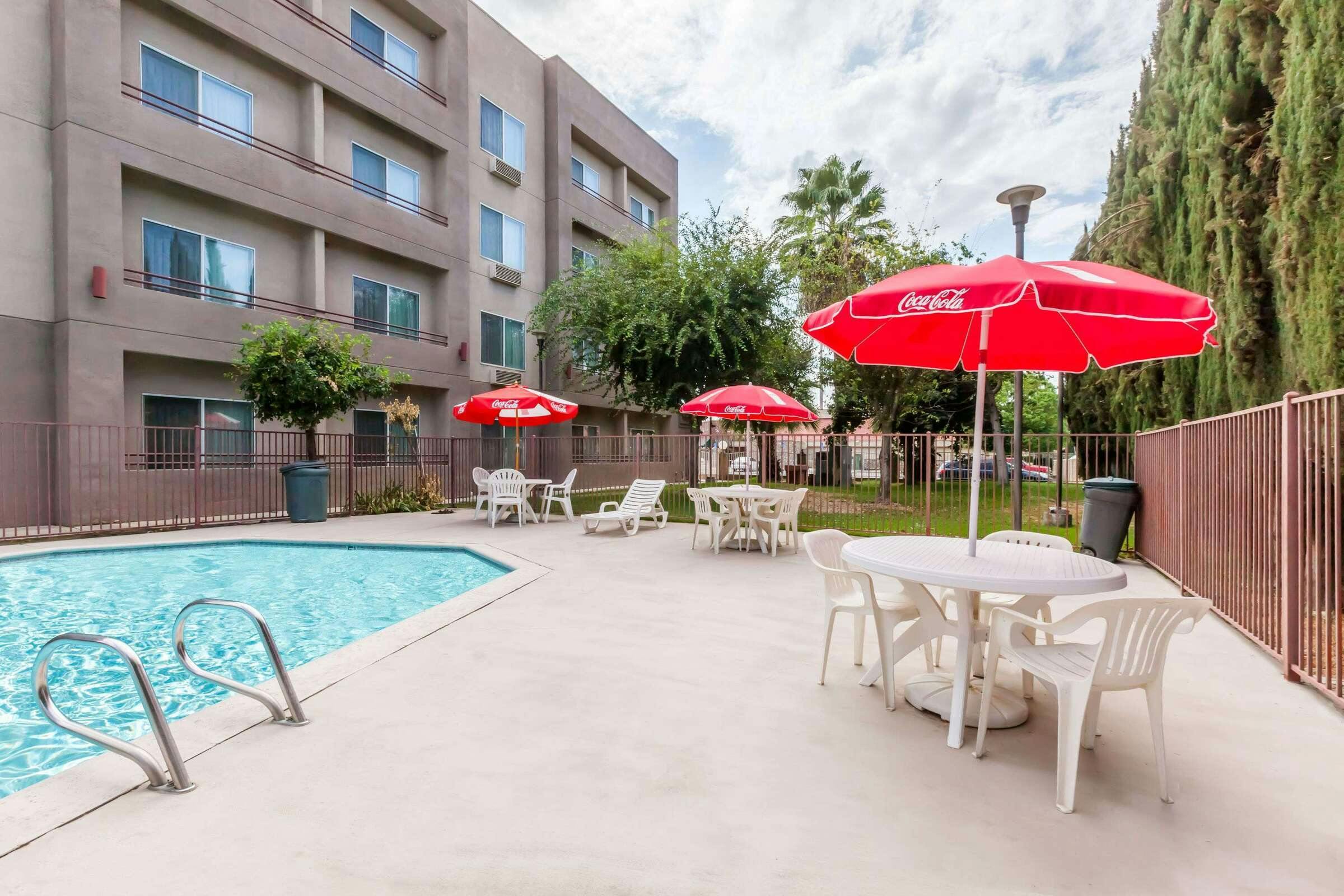 Ramada Bakersfield North