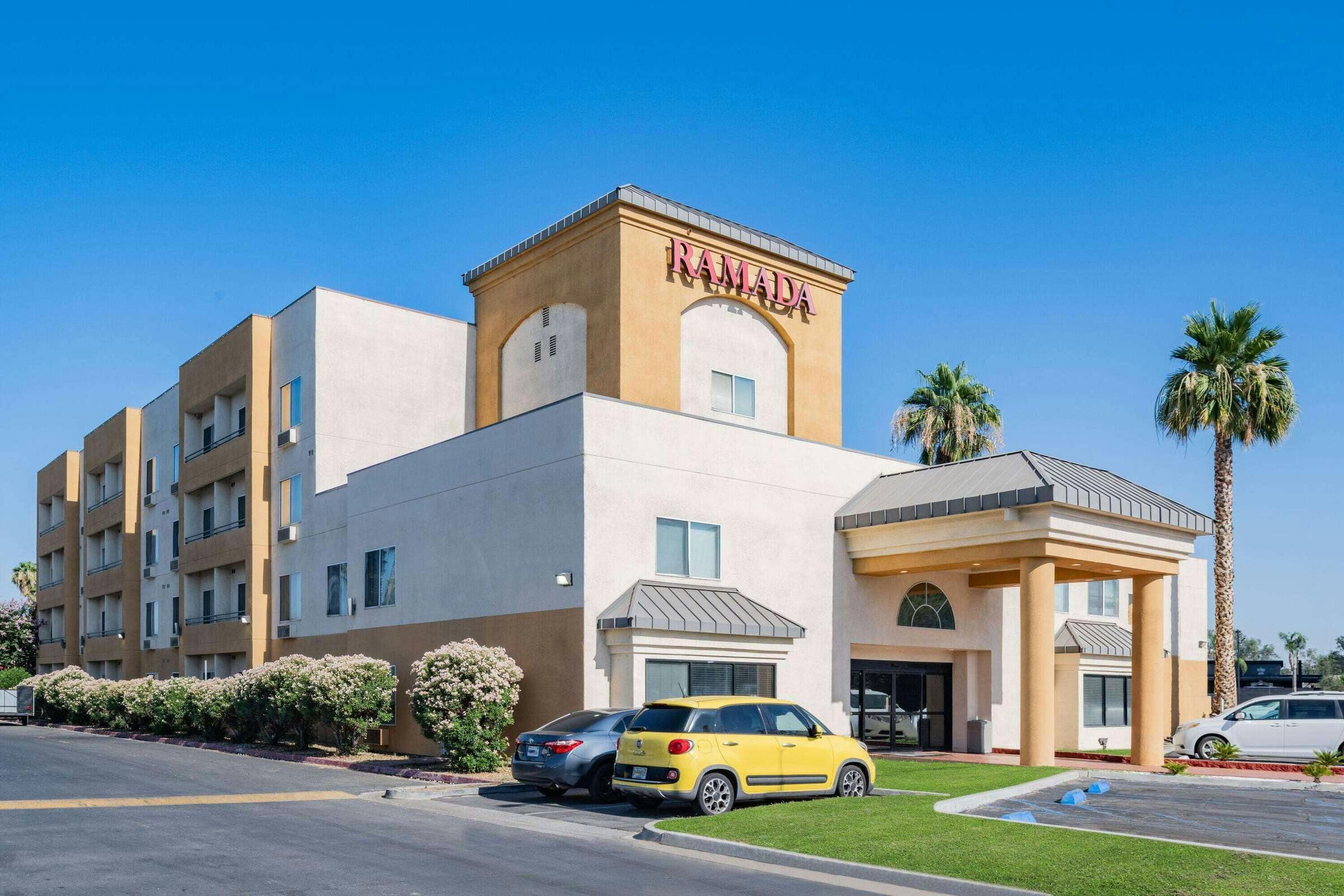 Hotel Ramada Bakersfield North photo 1