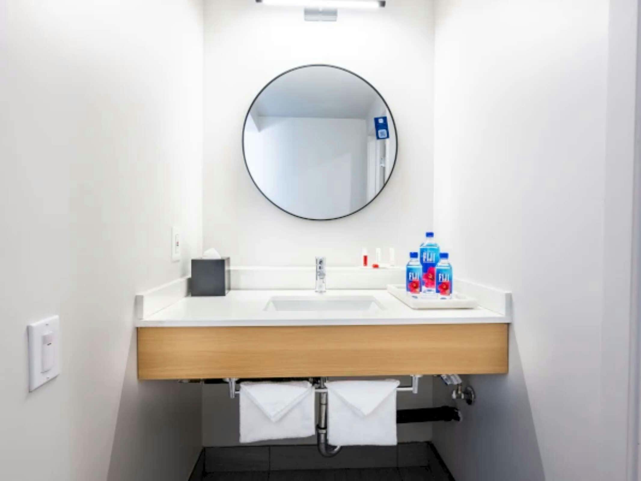 Hotel The Live Hotel photo 4