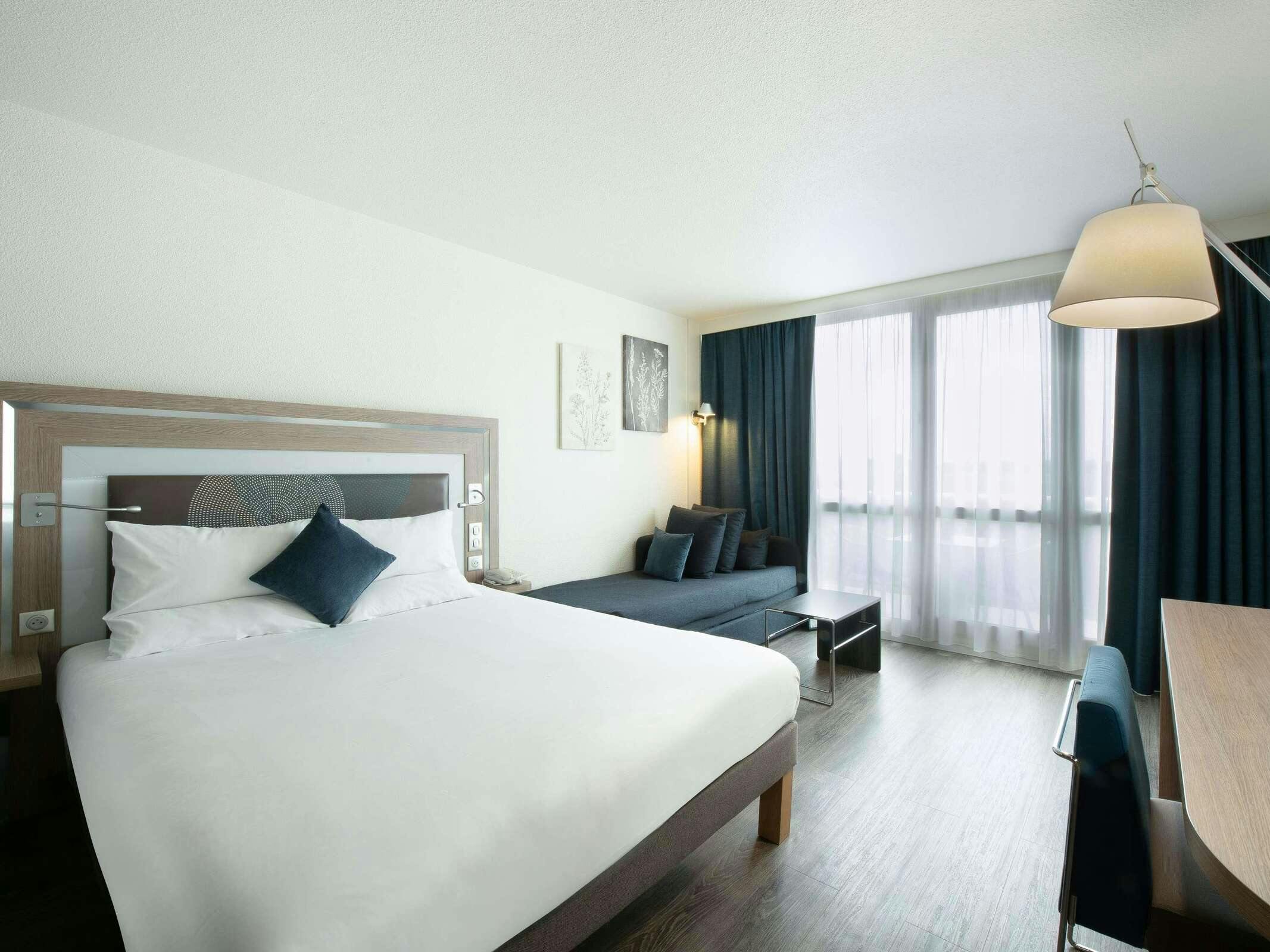 Hotel Novotel Senart Golf De Greenparc photo 3