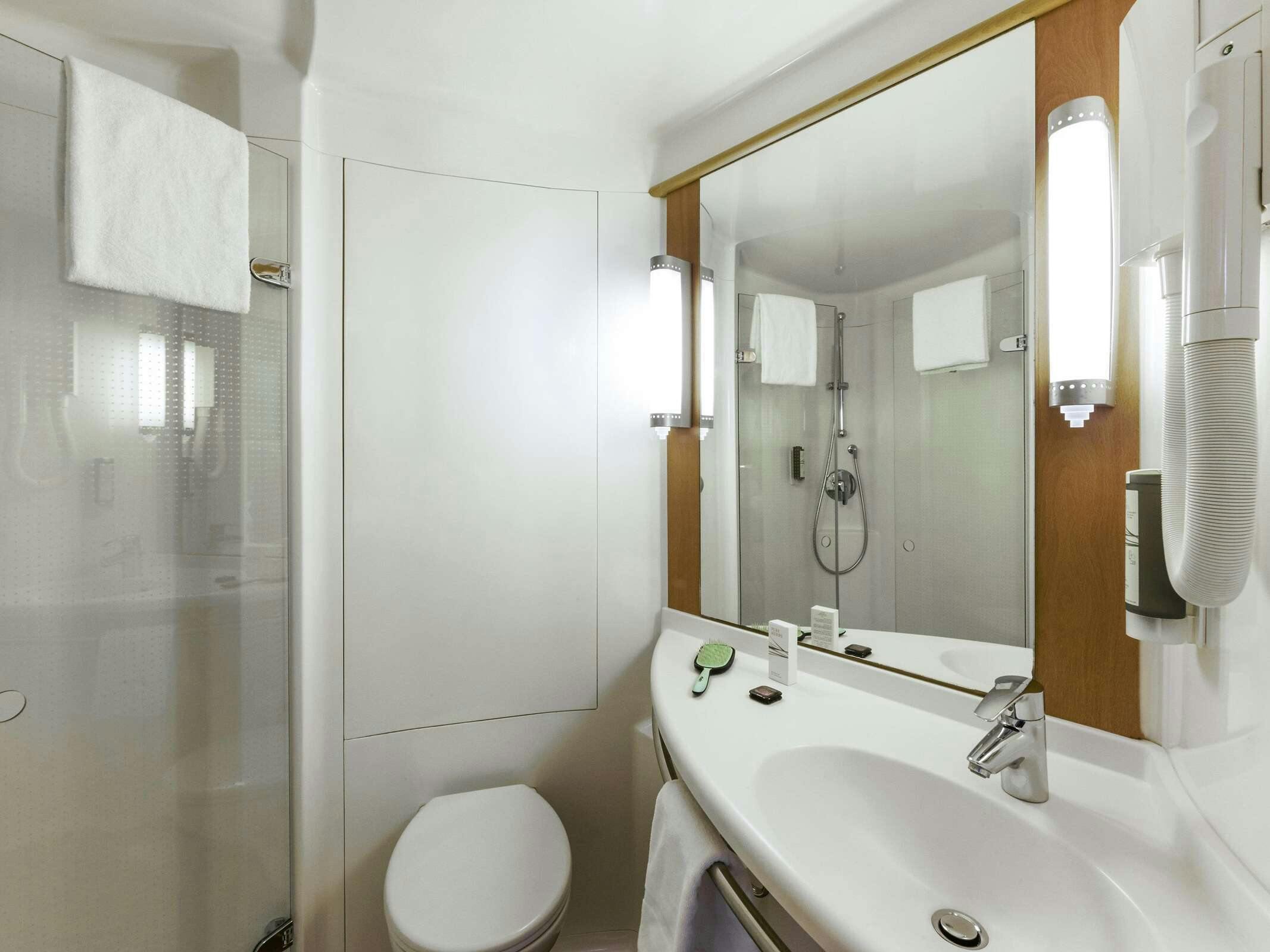 Hotel Ibis Zurich Adliswil photo 5