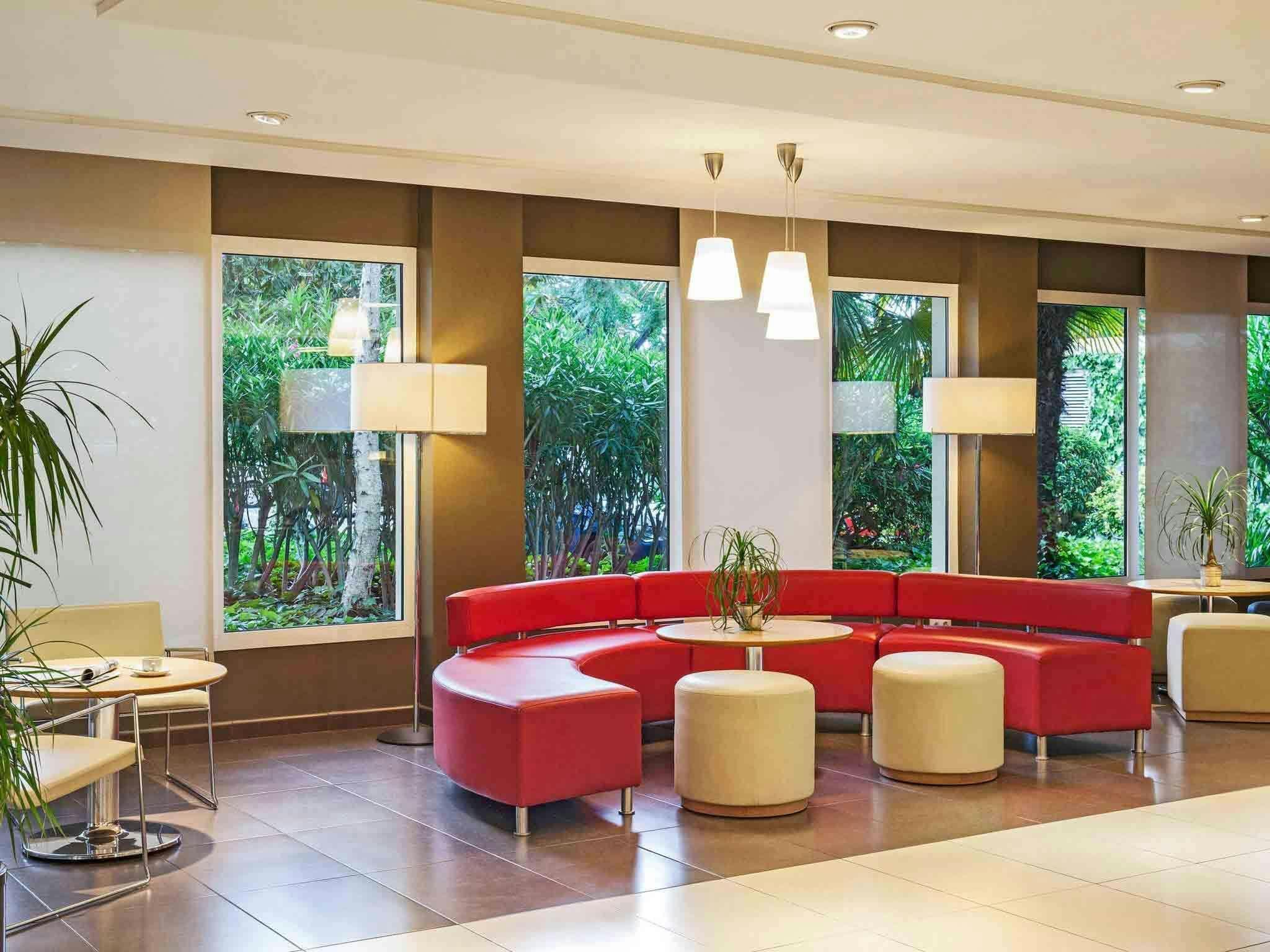 Hotel Ibis Barcelona Cornella photo 2