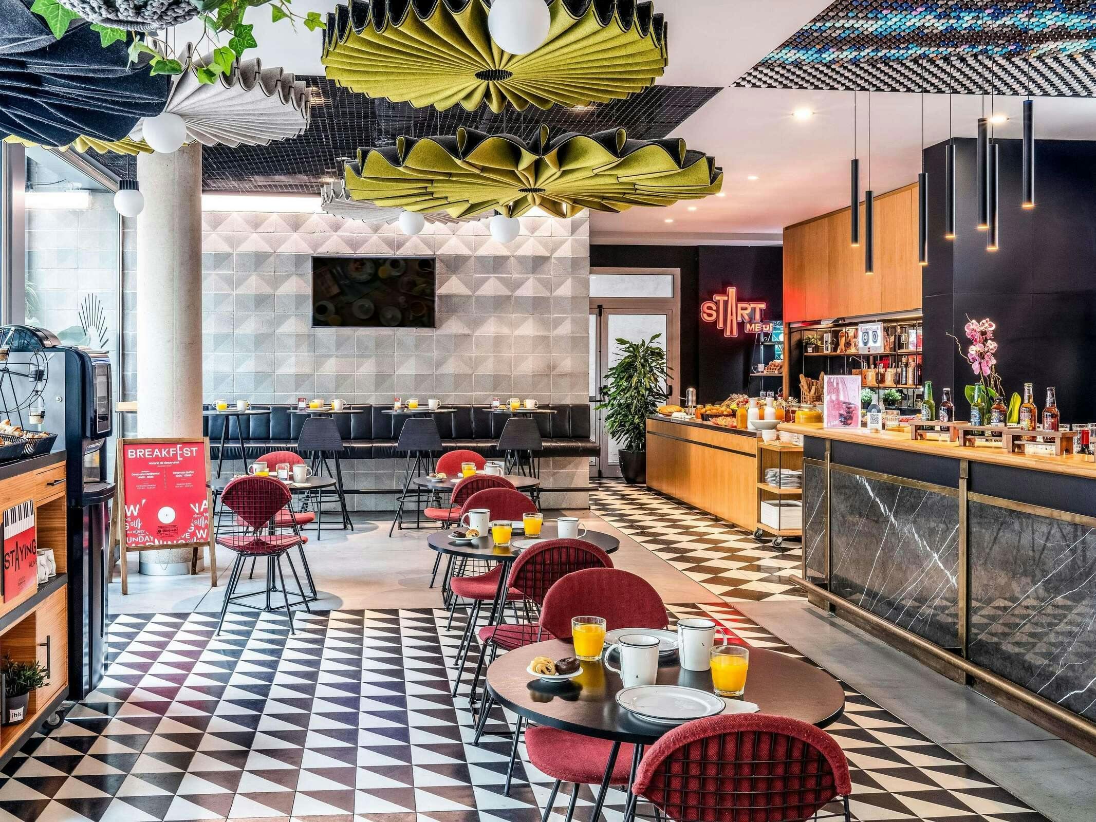 Hotel Ibis Barcelona Plaza Glòries 22 photo 3