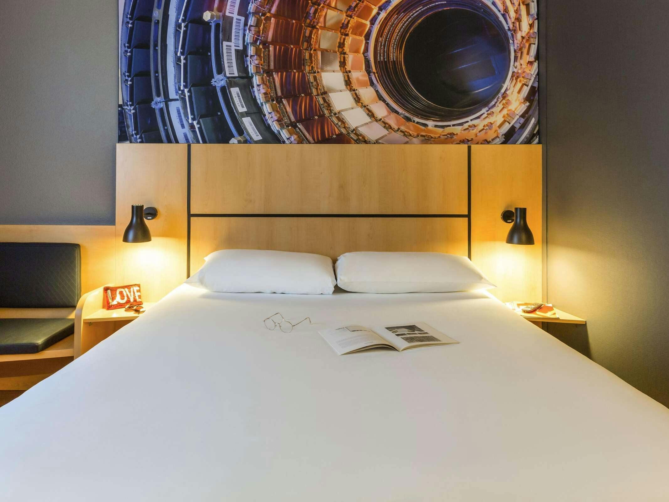 Hotel ibis Geneve Petit Lancy photo 2