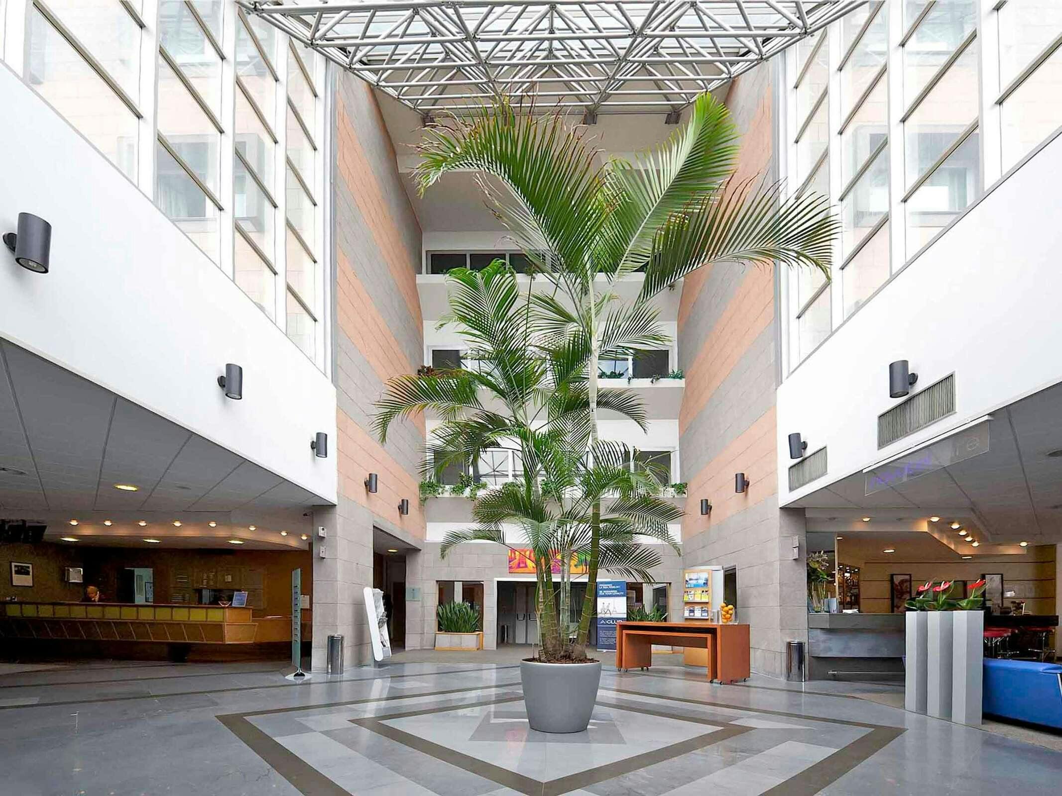 Hotel Novotel Caserta Sud photo 3