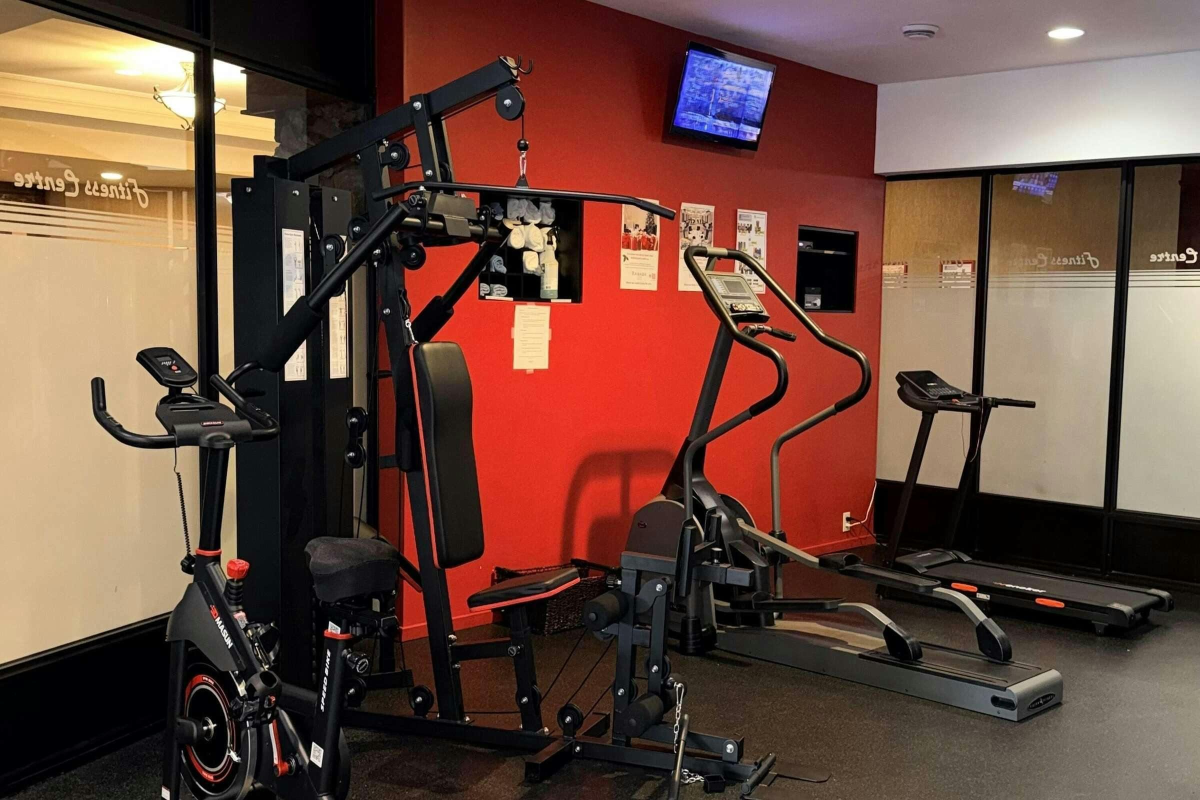 Hotel Ramada Kelowna Conf Centre photo 3