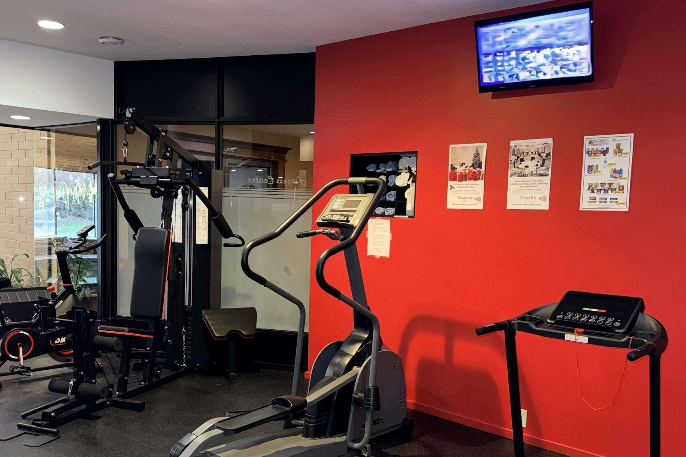 Hotel Ramada Kelowna Conf Centre photo 4